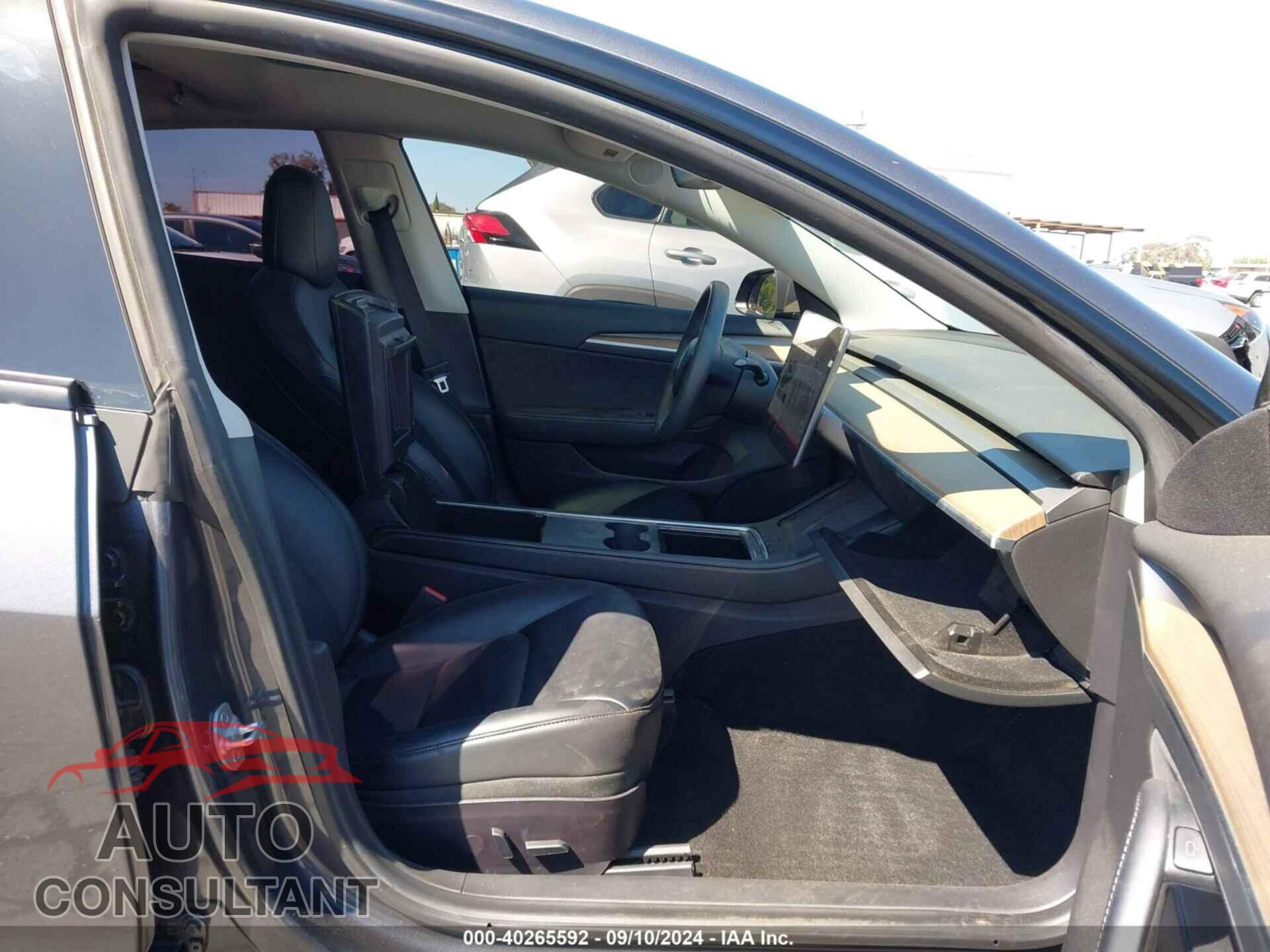 TESLA MODEL 3 2021 - 5YJ3E1EA2MF995975