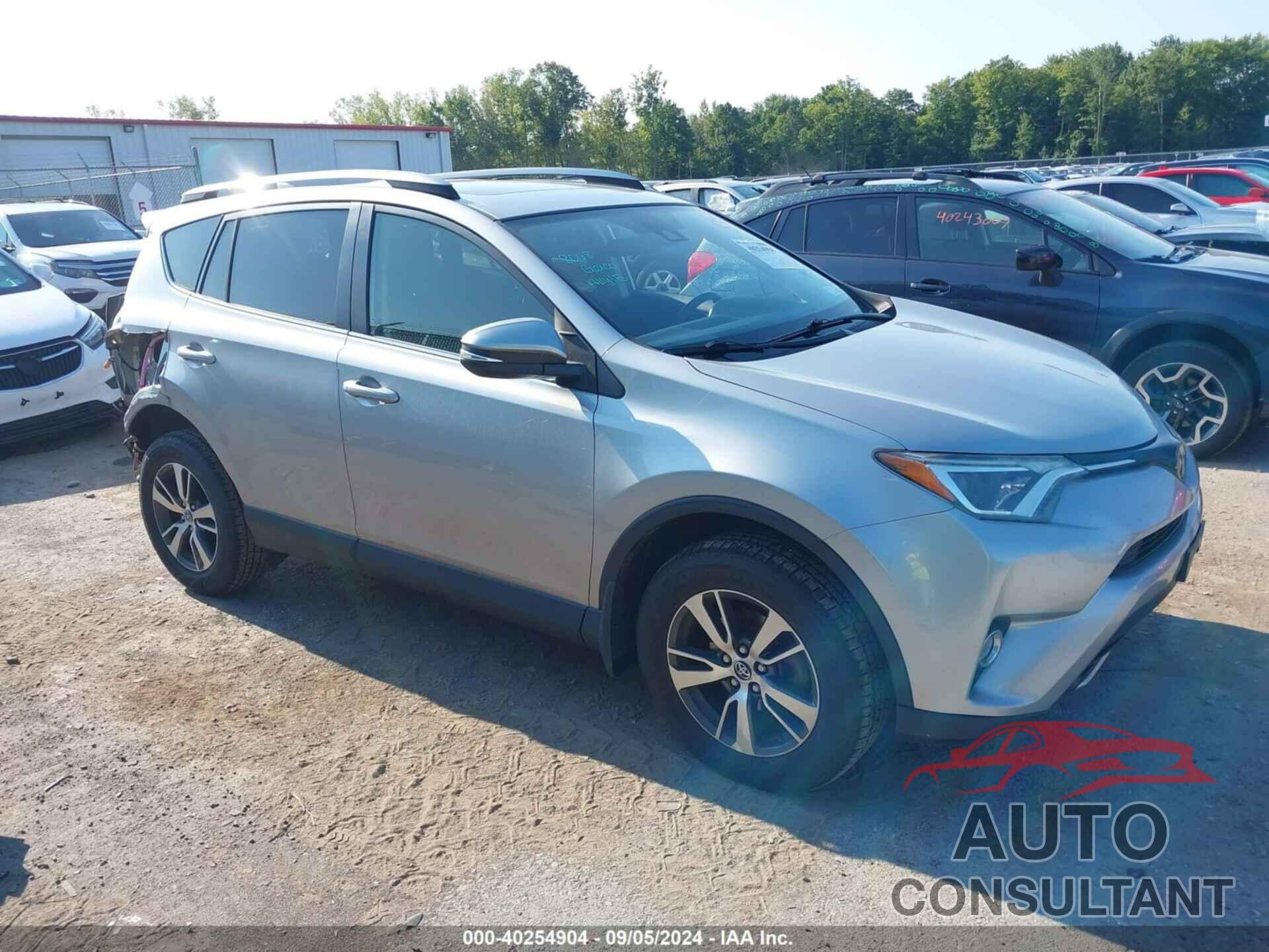 TOYOTA RAV4 2018 - JTMRFREV6JJ205252