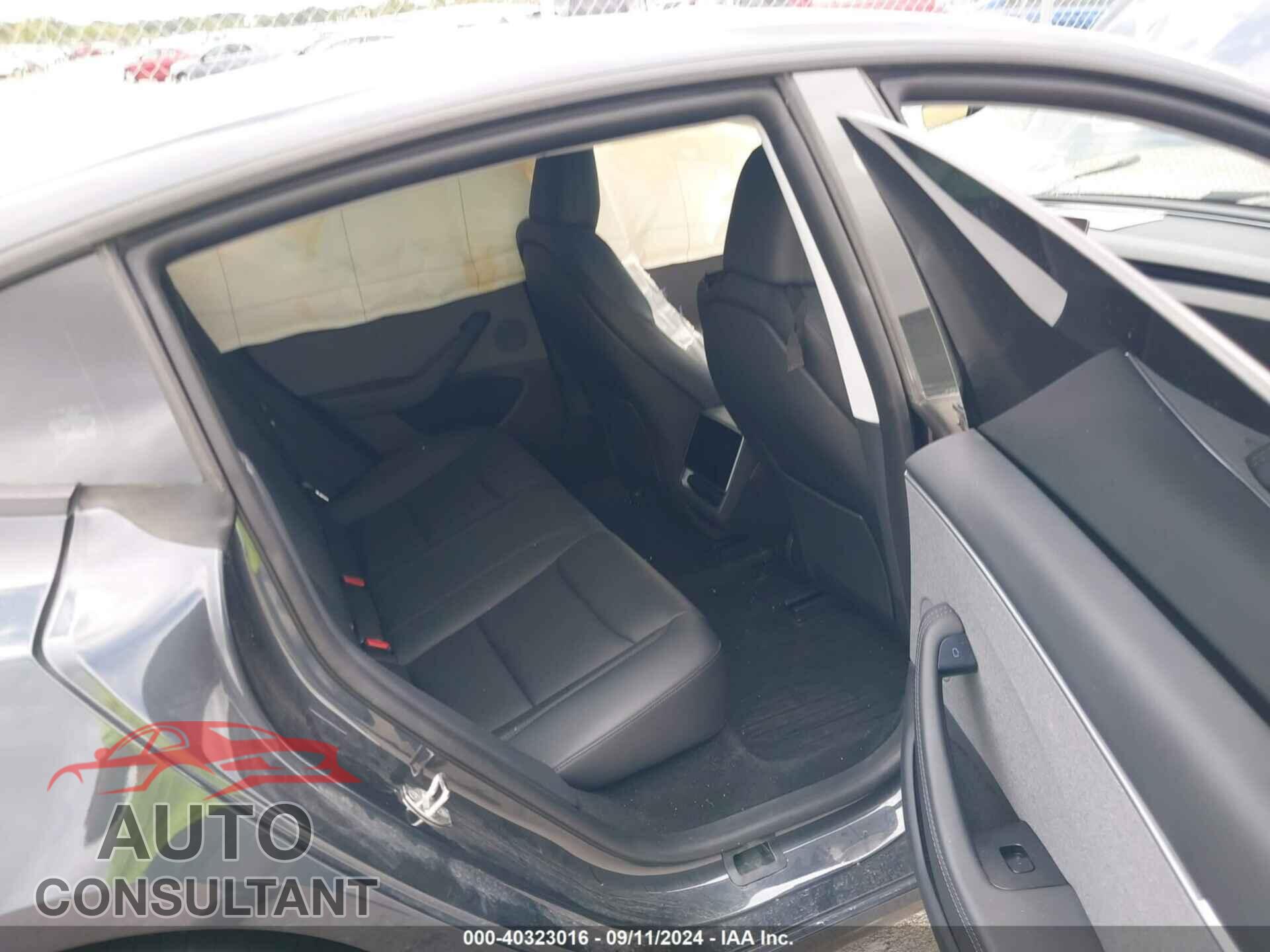 TESLA MODEL 3 2024 - 5YJ3E1EA8RF725236