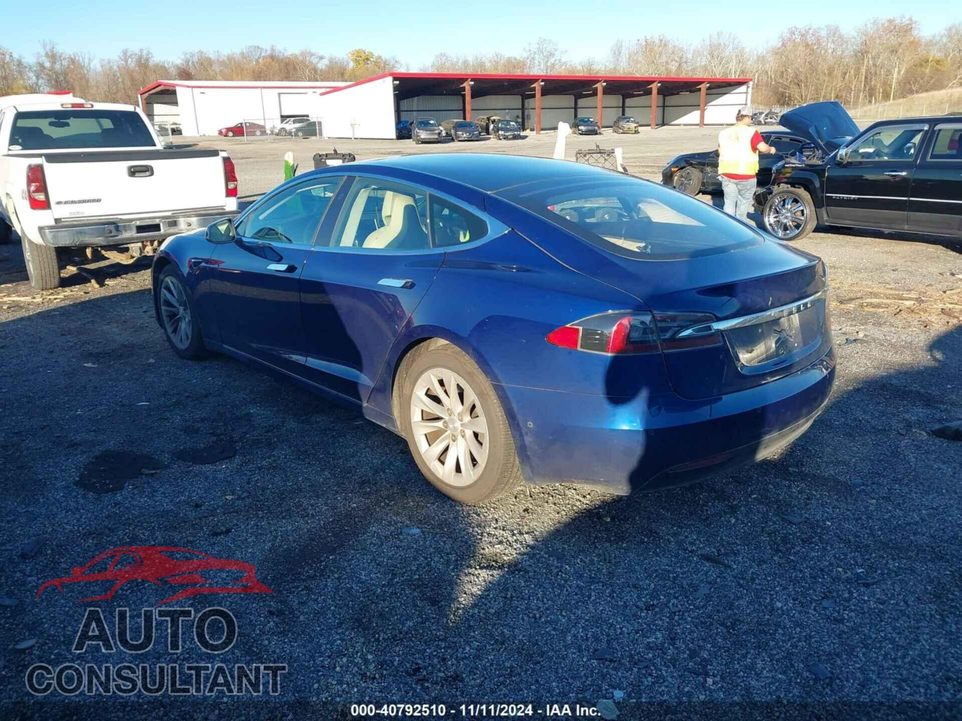 TESLA MODEL S 2017 - 5YJSA1E26HF192396