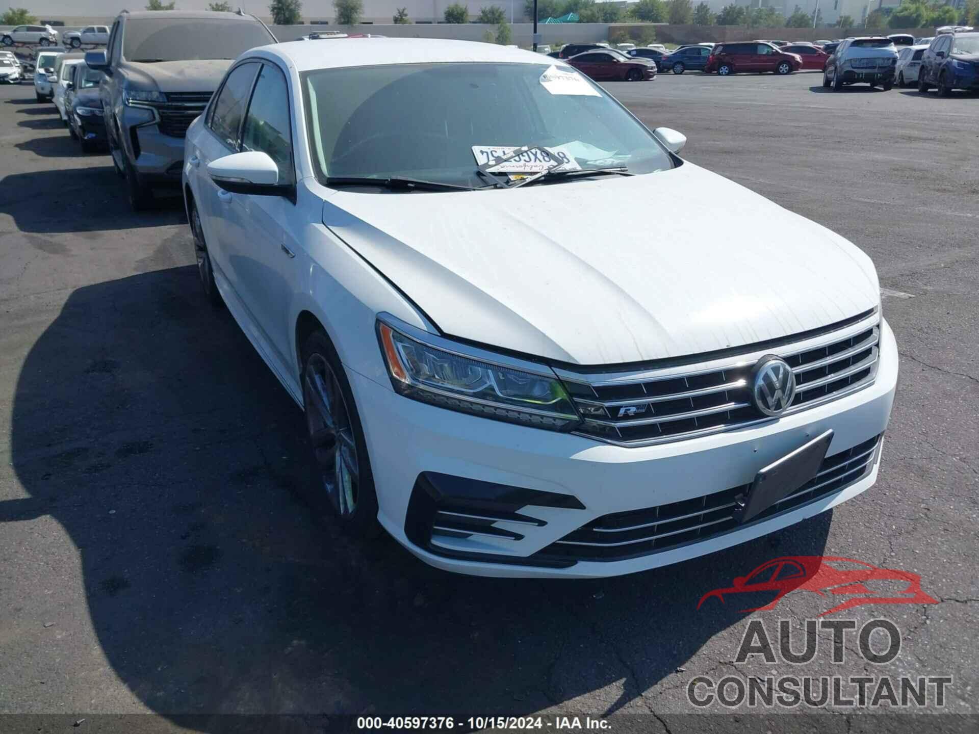 VOLKSWAGEN PASSAT 2018 - 1VWAA7A38JC011148