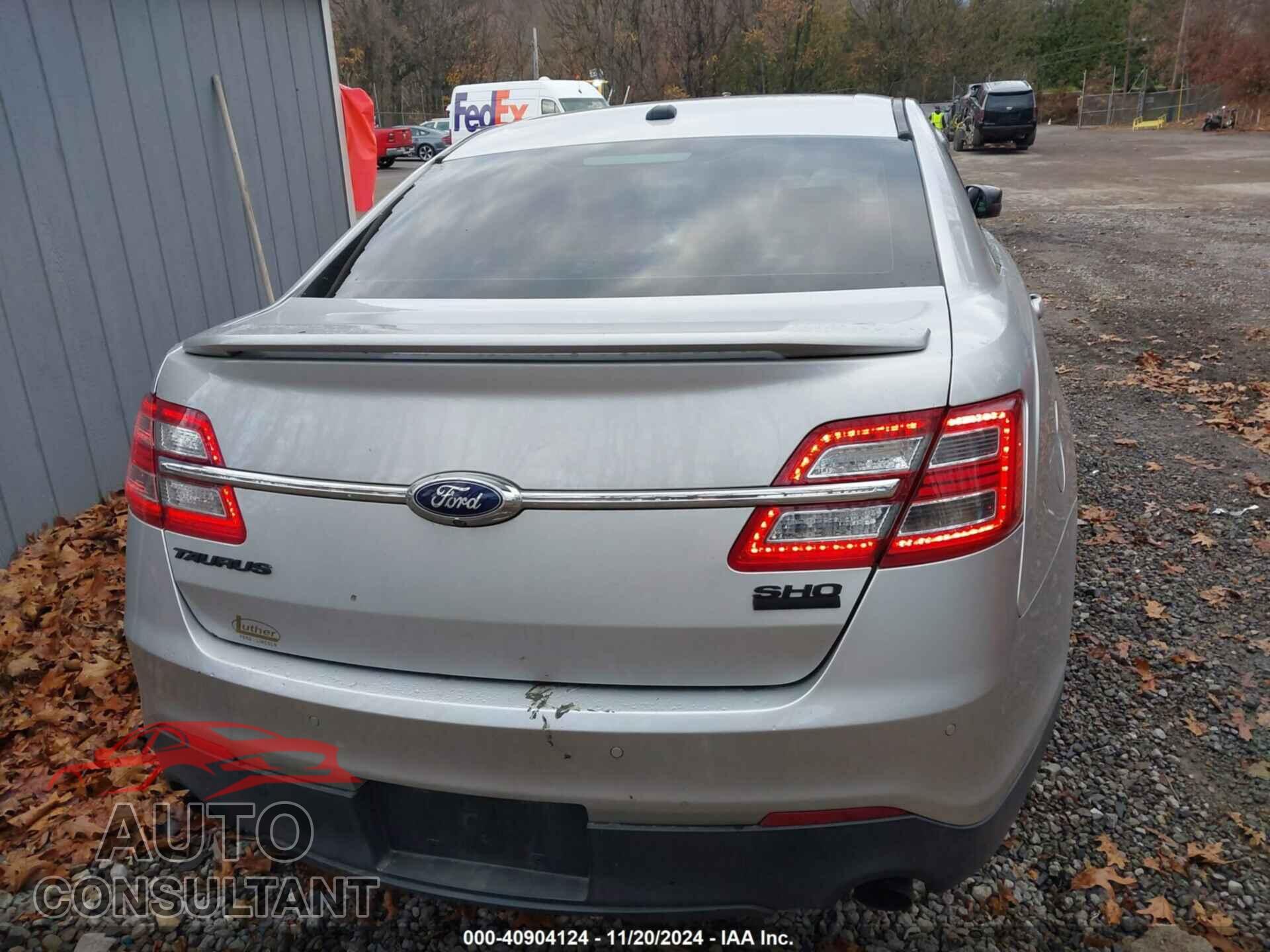 FORD TAURUS 2015 - 1FAHP2KT8FG121821