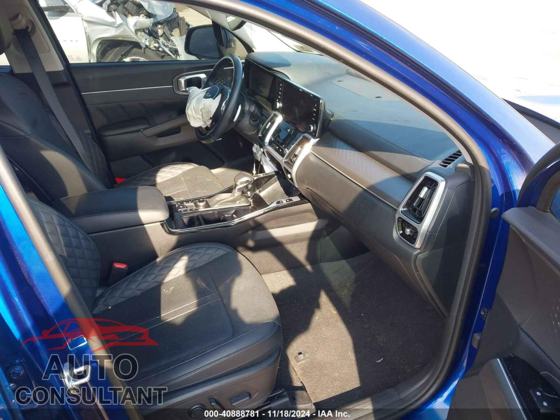 KIA SORENTO 2023 - 5XYRKDLF2PG183401