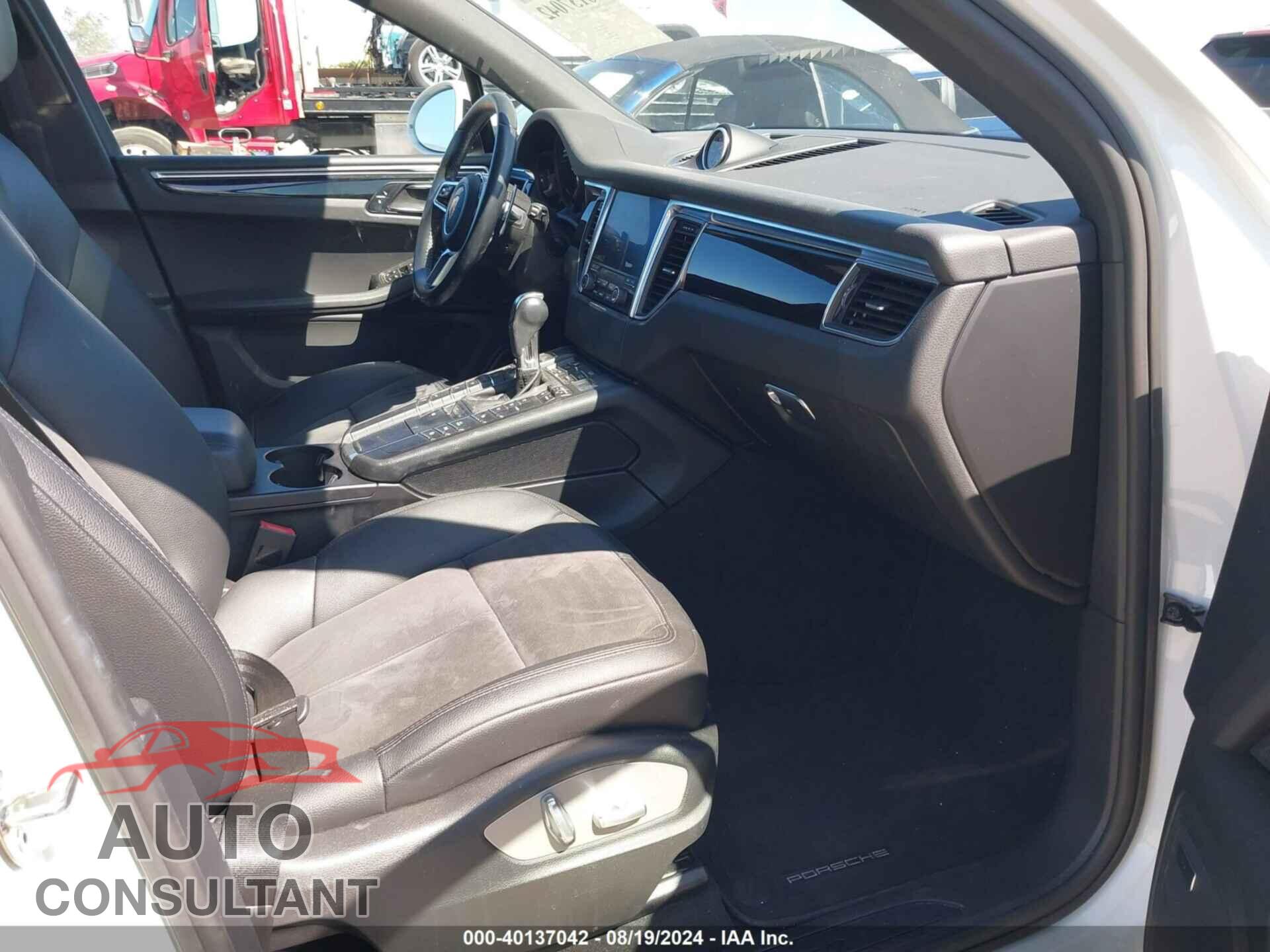PORSCHE MACAN 2017 - WP1AA2A53HLB05938