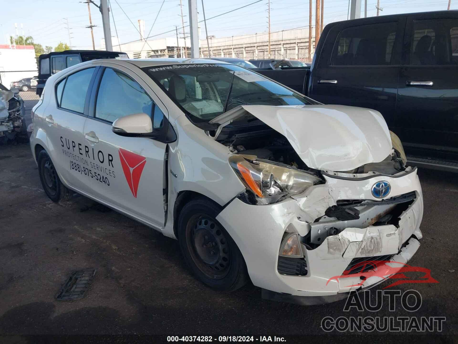TOYOTA PRIUS C 2014 - JTDKDTB39E1069874