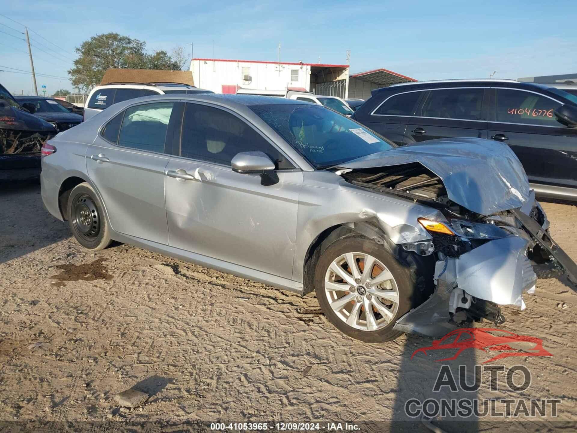 TOYOTA CAMRY 2018 - 4T1B11HK8JU508627