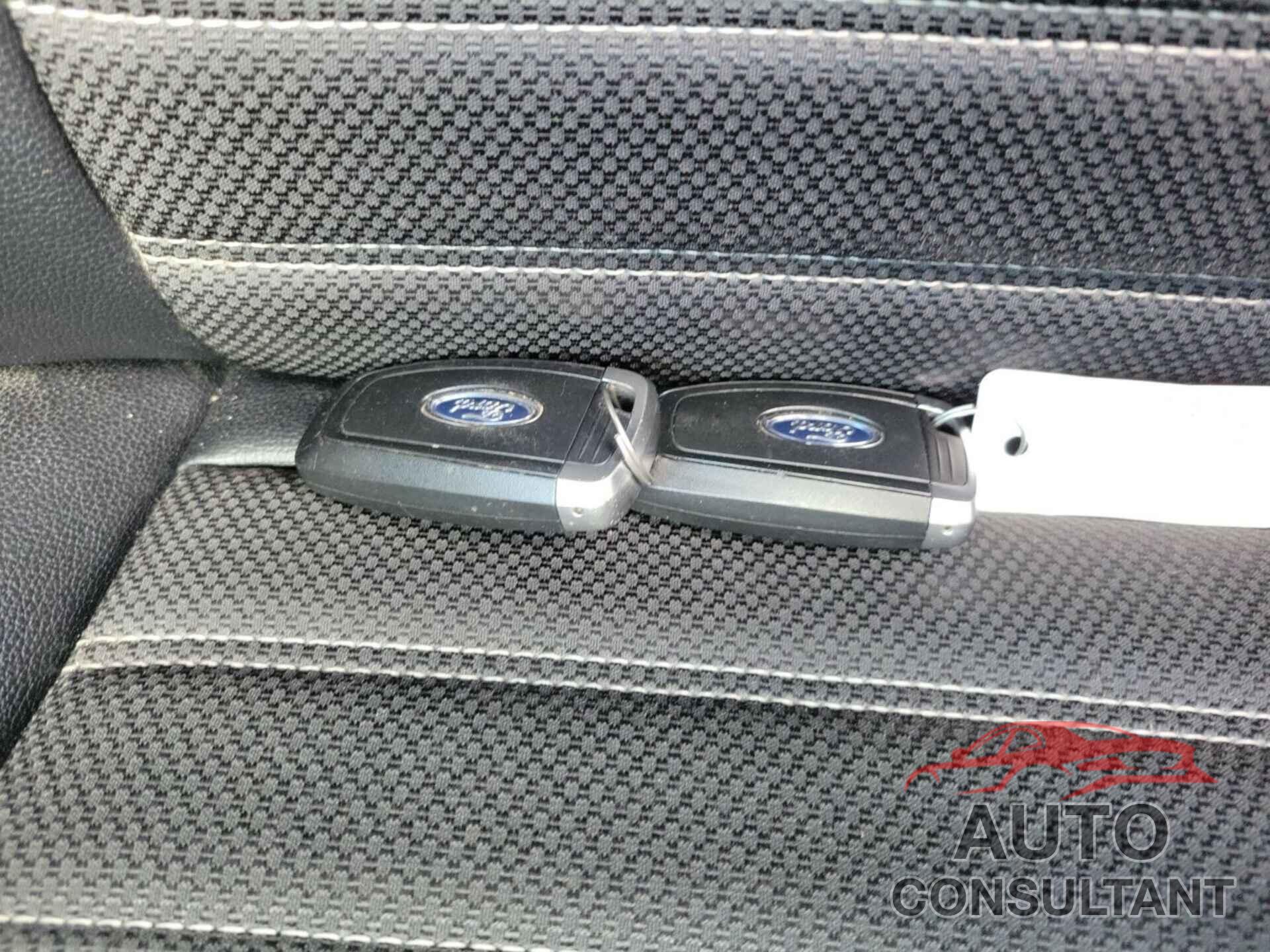 FORD FUSION 2018 - 3FA6P0T97JR286100