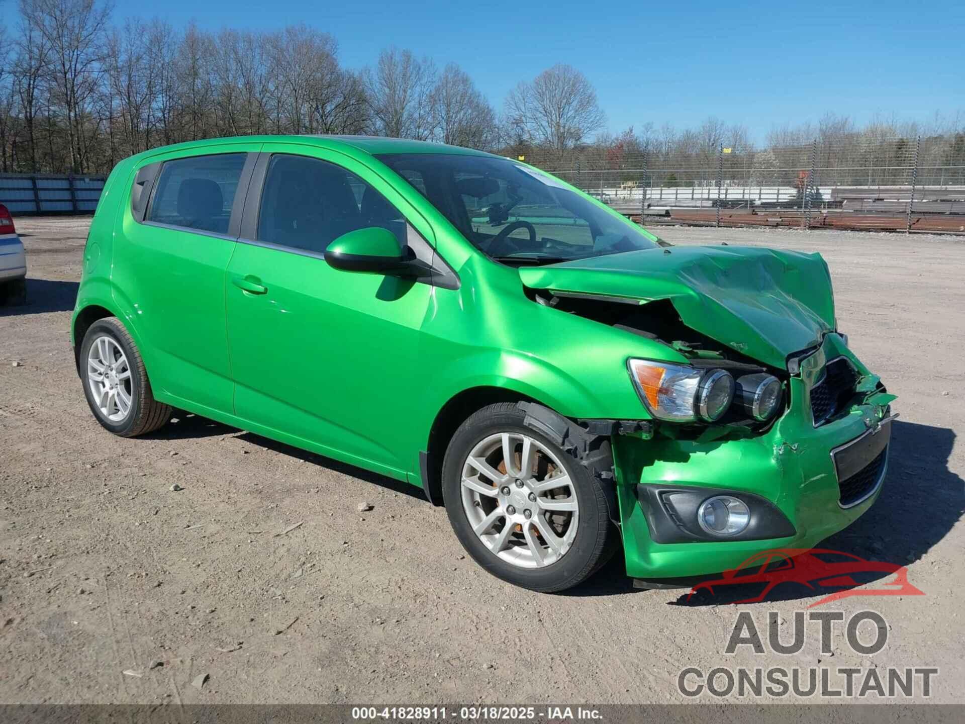 CHEVROLET SONIC 2015 - 1G1JC6SB2F4154474