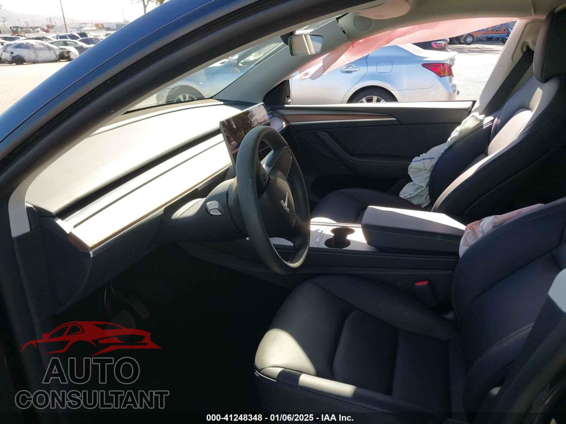 TESLA MODEL Y 2024 - 7SAYGDEE8RF080904
