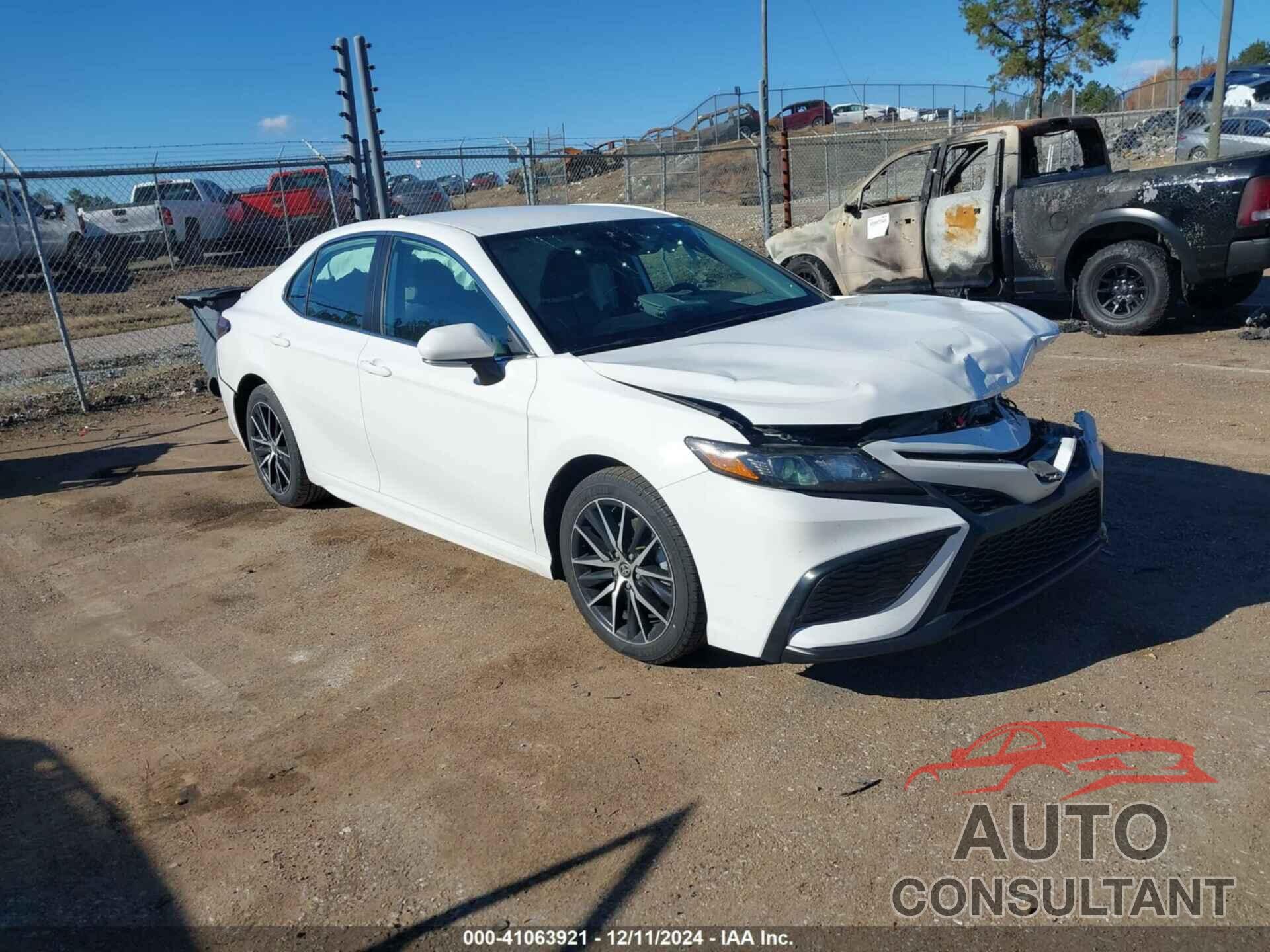 TOYOTA CAMRY 2022 - 4T1G11AK7NU066543
