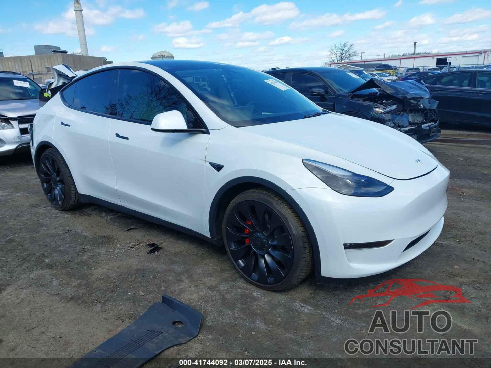 TESLA MODEL Y 2023 - 7SAYGDEFXPF916976
