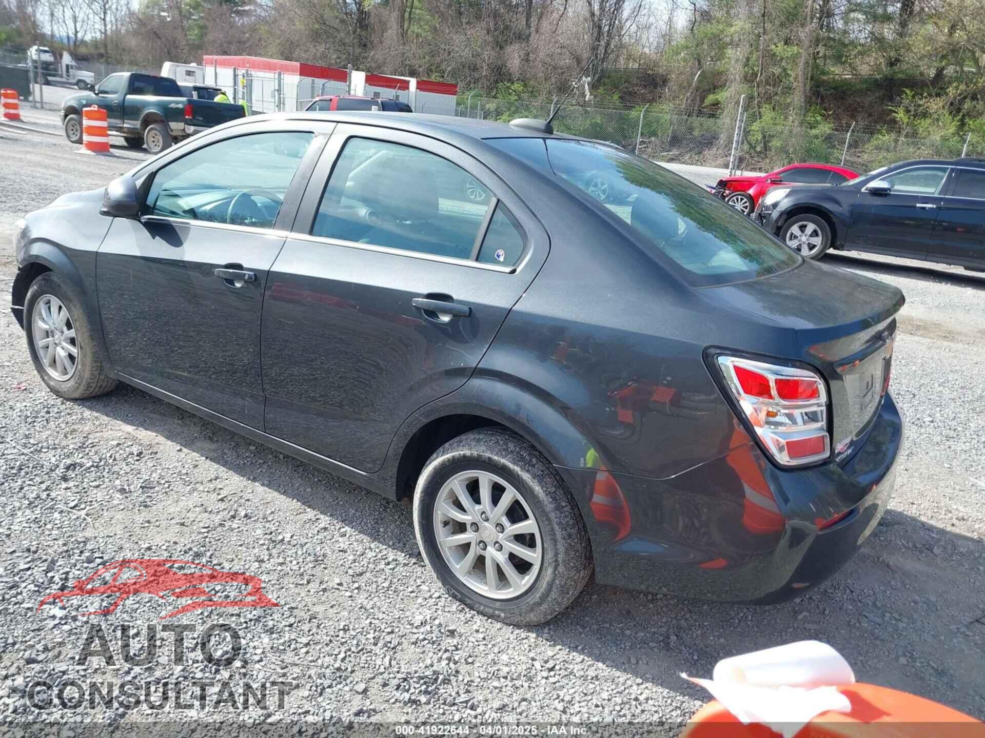 CHEVROLET SONIC 2017 - 1G1JD5SH1H4147465