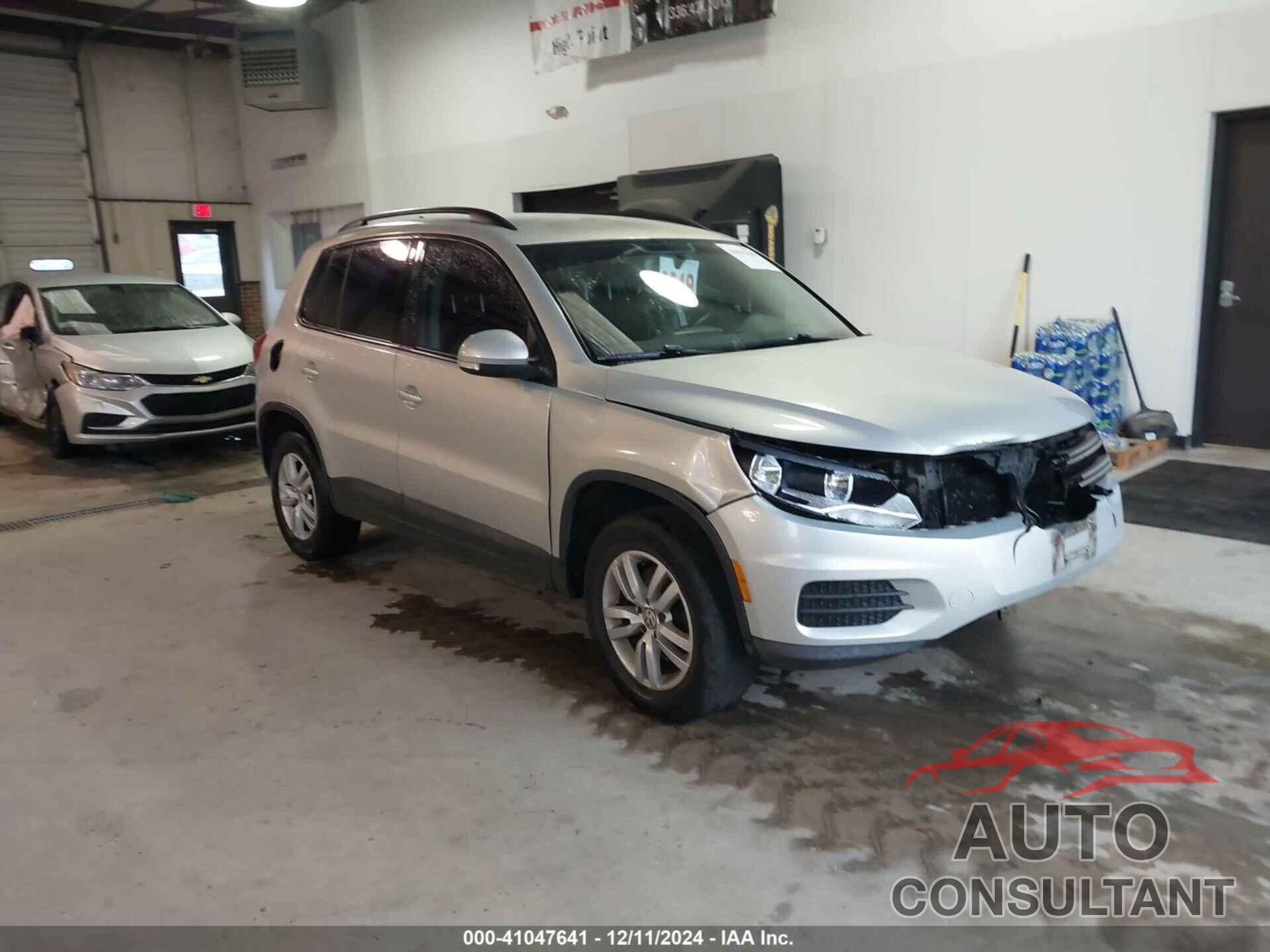 VOLKSWAGEN TIGUAN 2015 - WVGAV7AX5FW601934