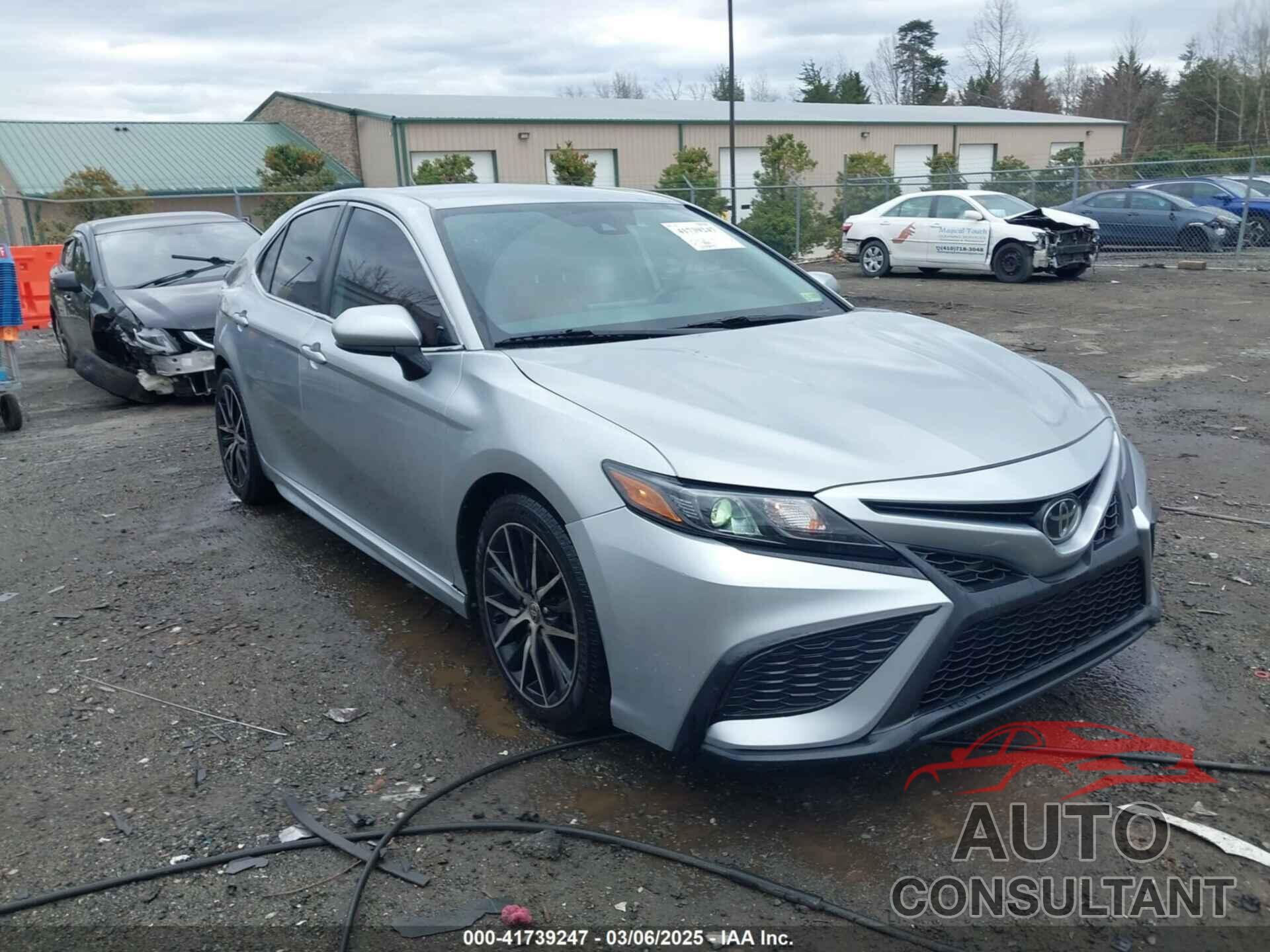 TOYOTA CAMRY 2021 - 4T1G11AK5MU609595