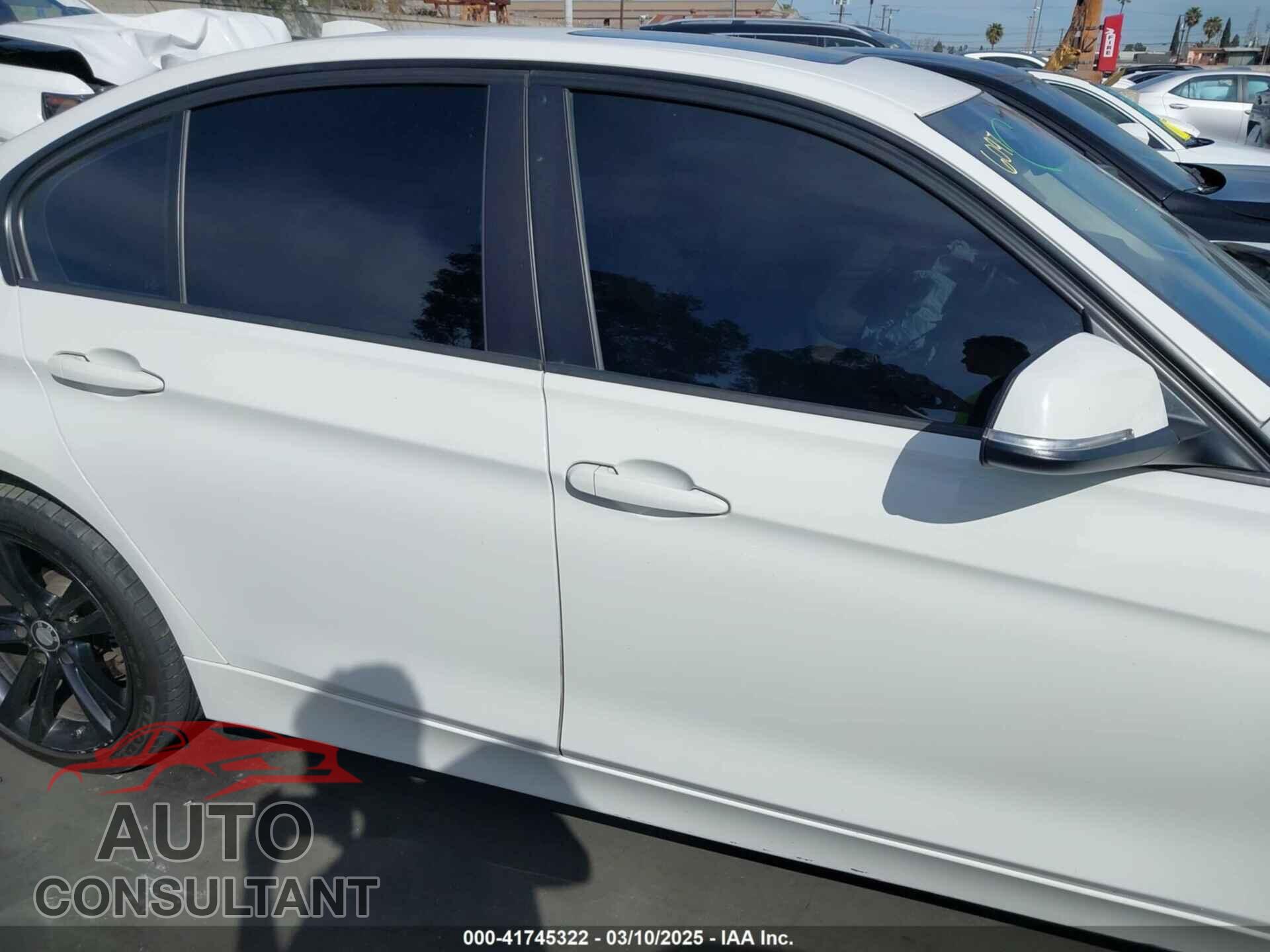 BMW 320I 2016 - WBA8E1G55GNU11559