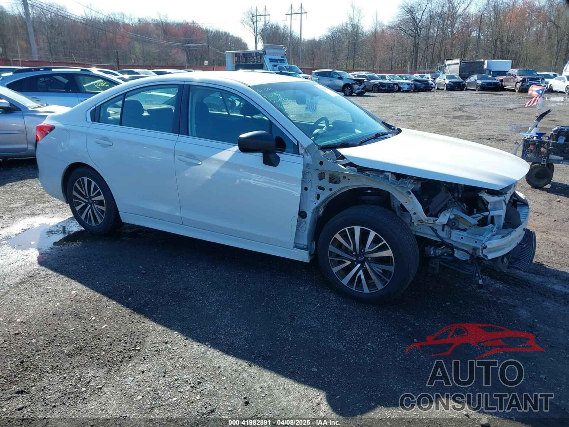 SUBARU LEGACY 2019 - 4S3BNAB60K3029369