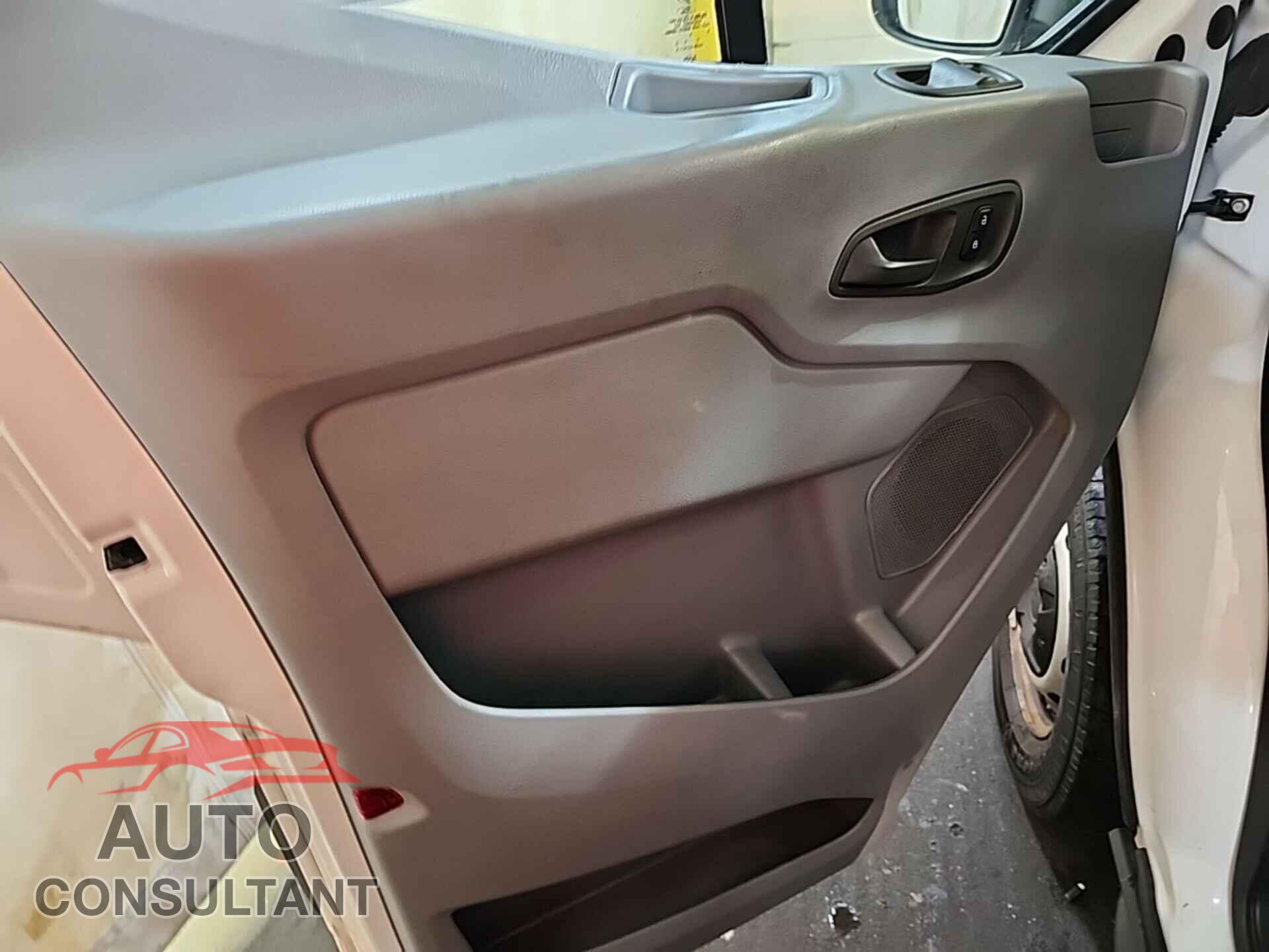 FORD TRANSIT 2018 - 1FTYE1YM5JKB52203