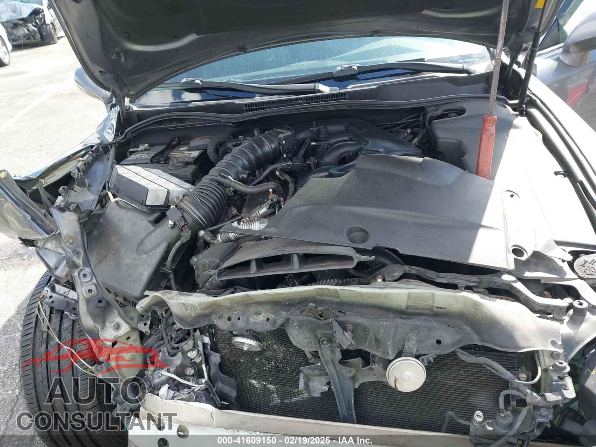 LEXUS IS 2012 - JTHCF5C20C5055575