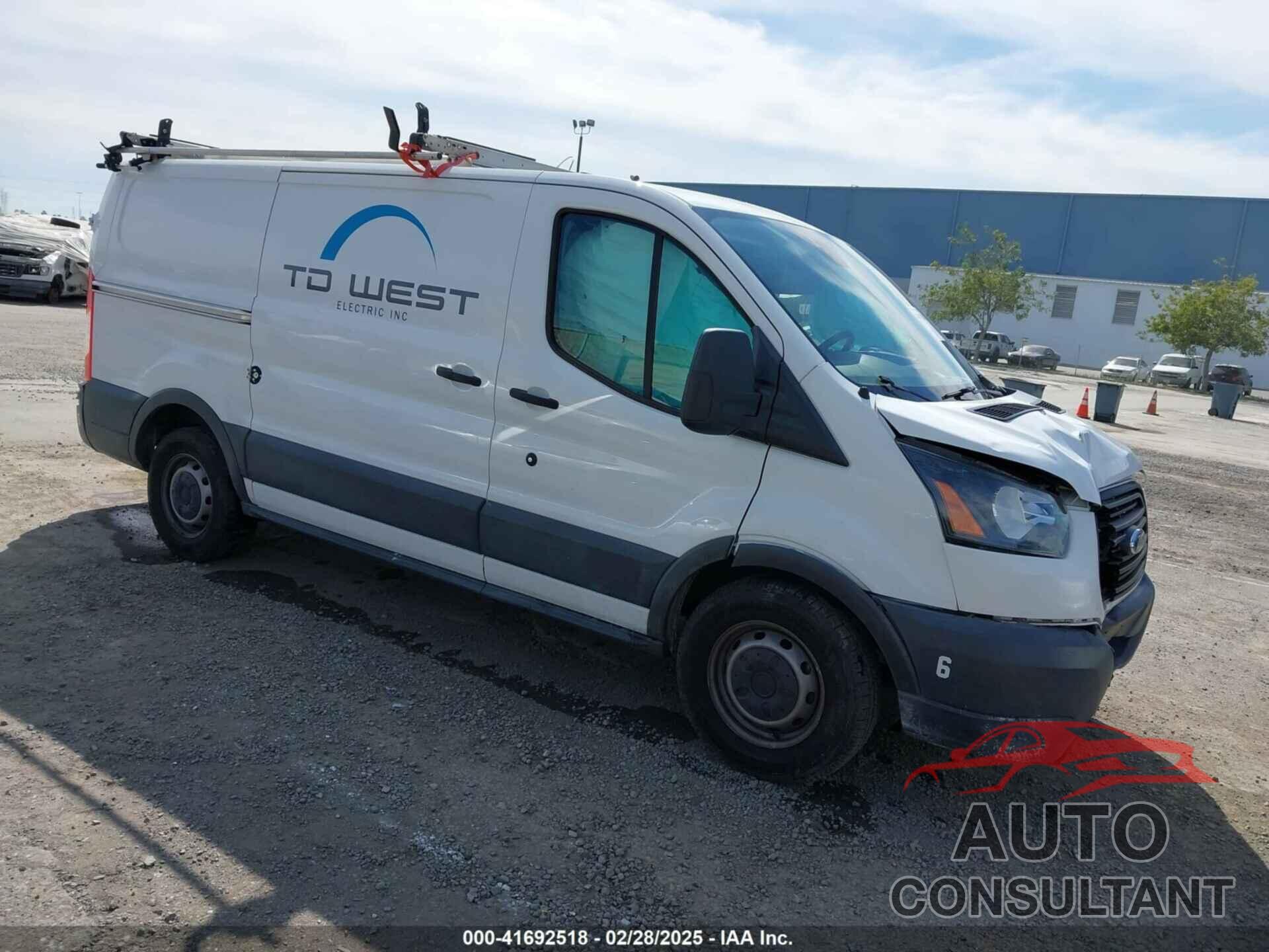 FORD TRANSIT-150 2018 - 1FTYE1YM3JKA17401
