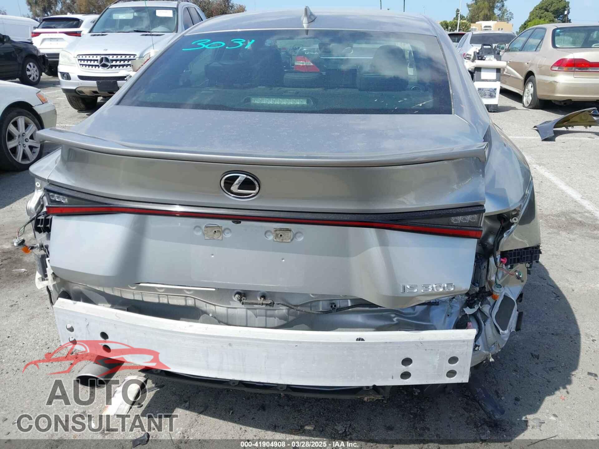 LEXUS IS 300 2021 - JTHCA1D22M5117601