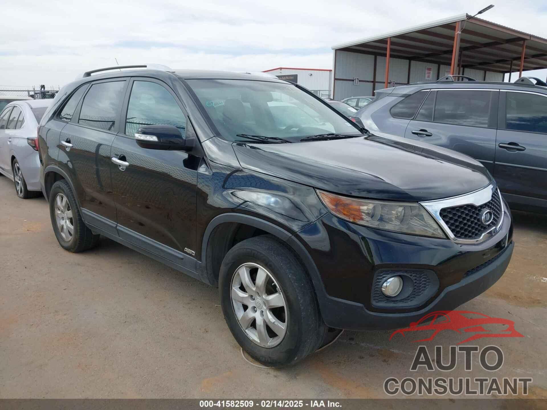 KIA SORENTO 2011 - 5XYKTCA18BG029798