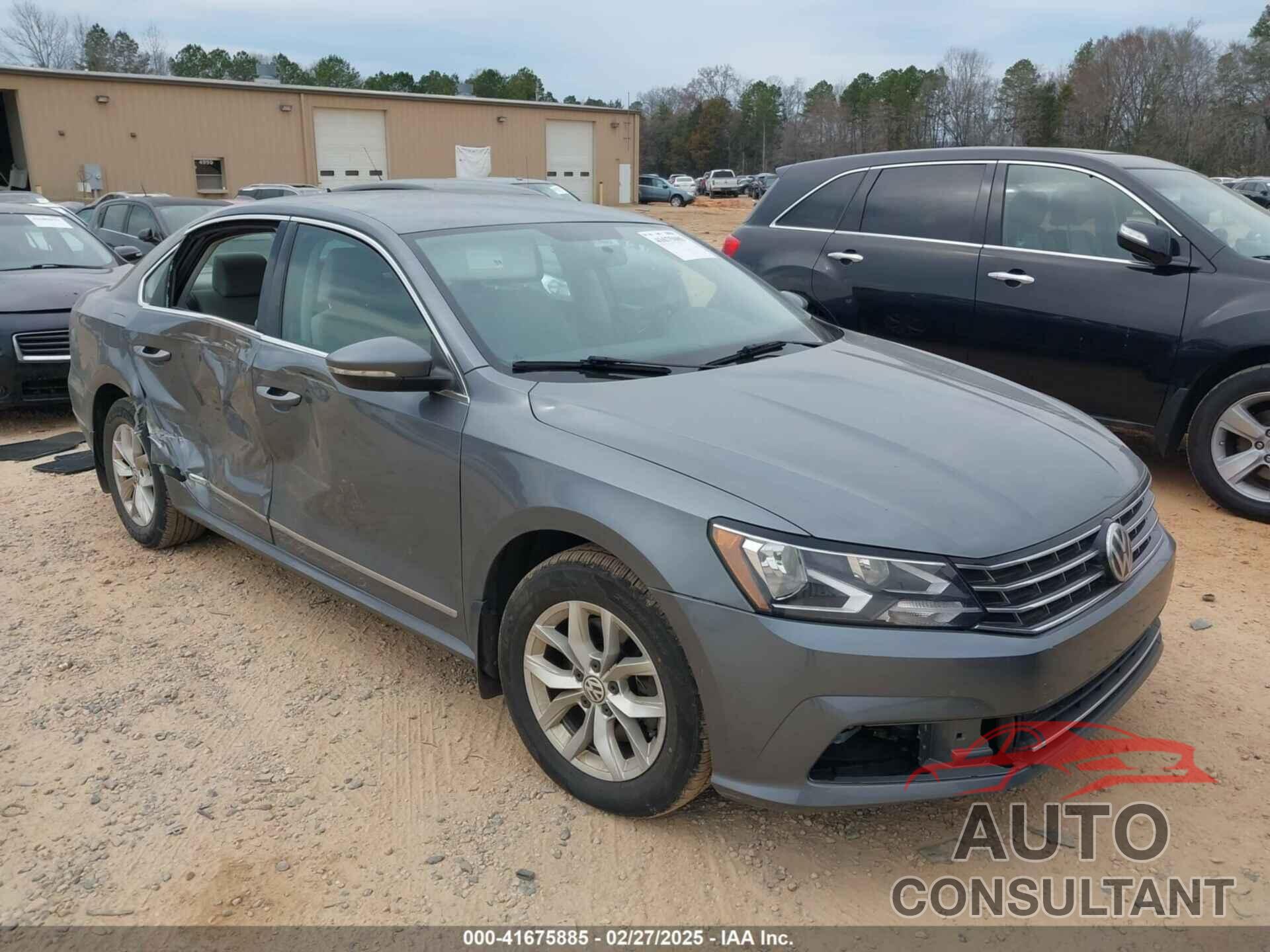 VOLKSWAGEN PASSAT 2017 - 1VWAT7A32HC046465