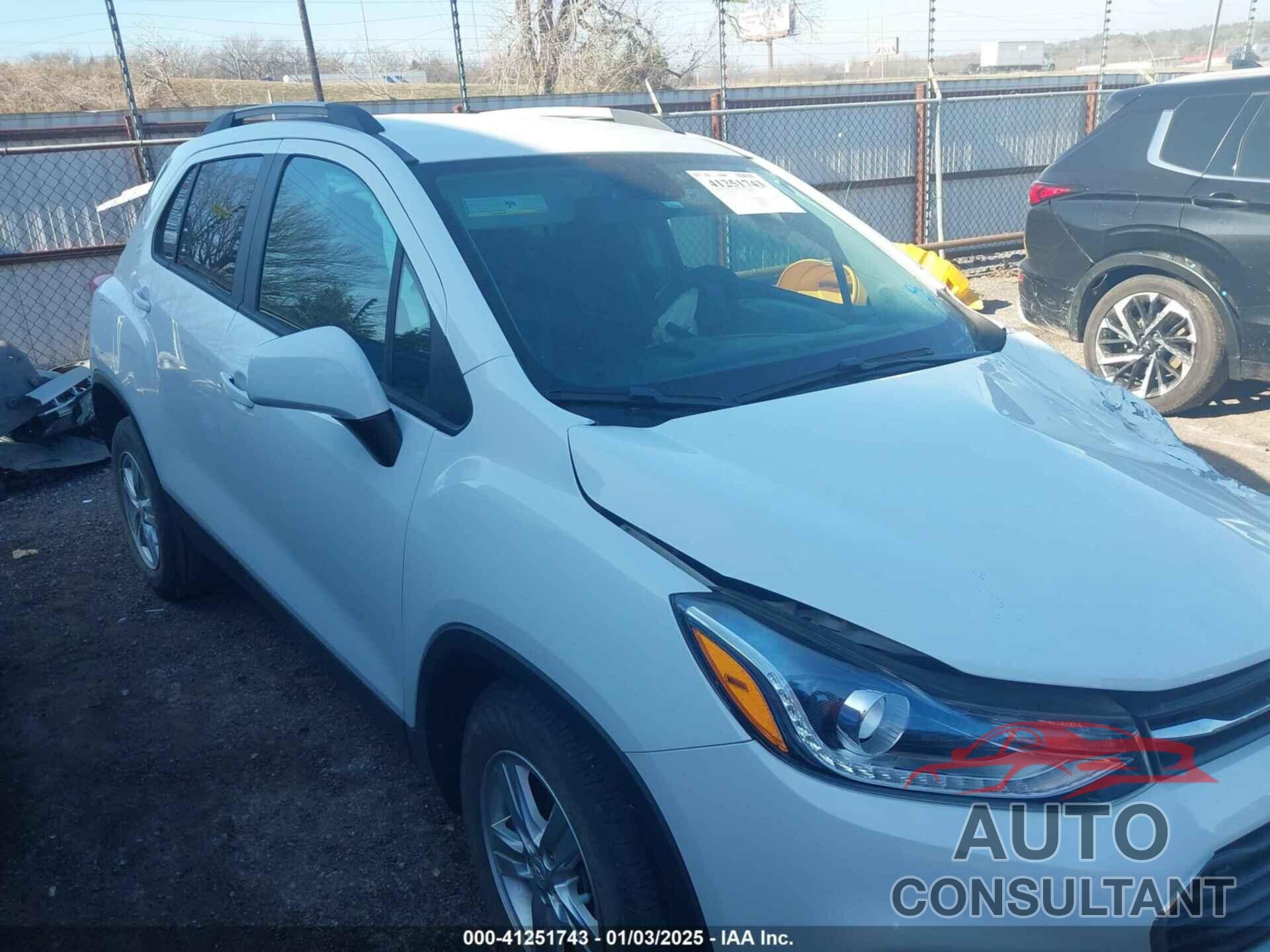CHEVROLET TRAX 2021 - KL7CJLSB2MB309664