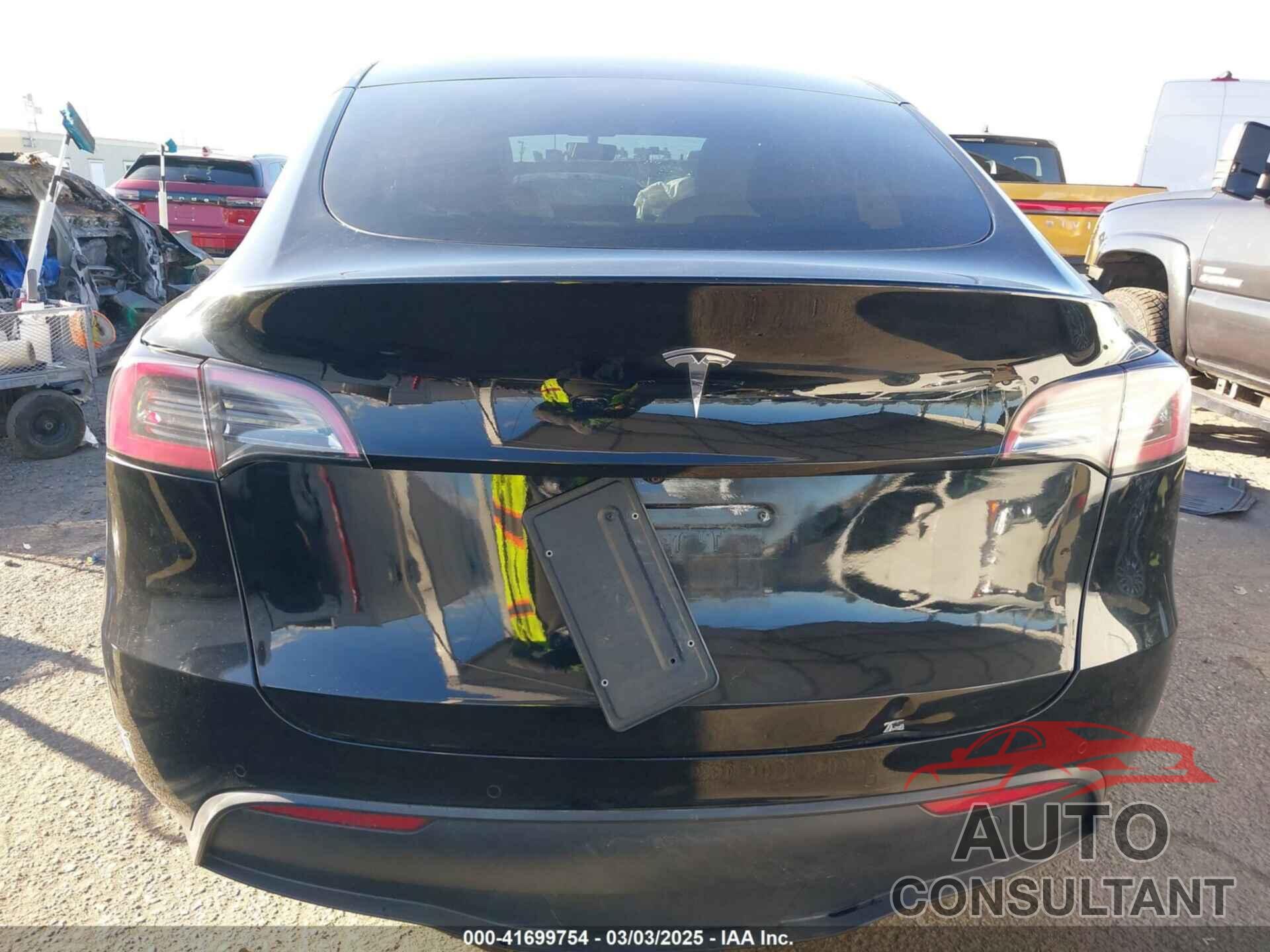 TESLA MODEL Y 2021 - 5YJYGAEE5MF158253