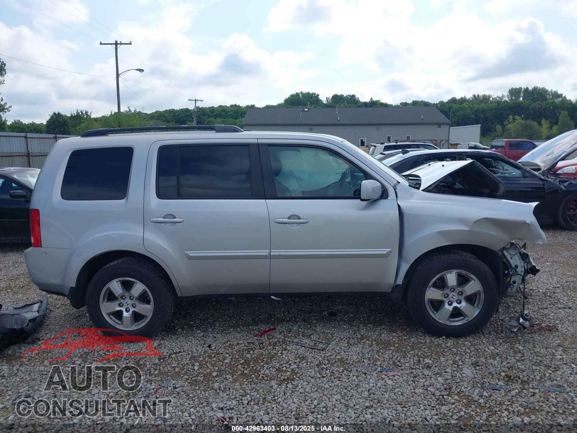 HONDA PILOT 2011 - 5FNYF4H49BB032143