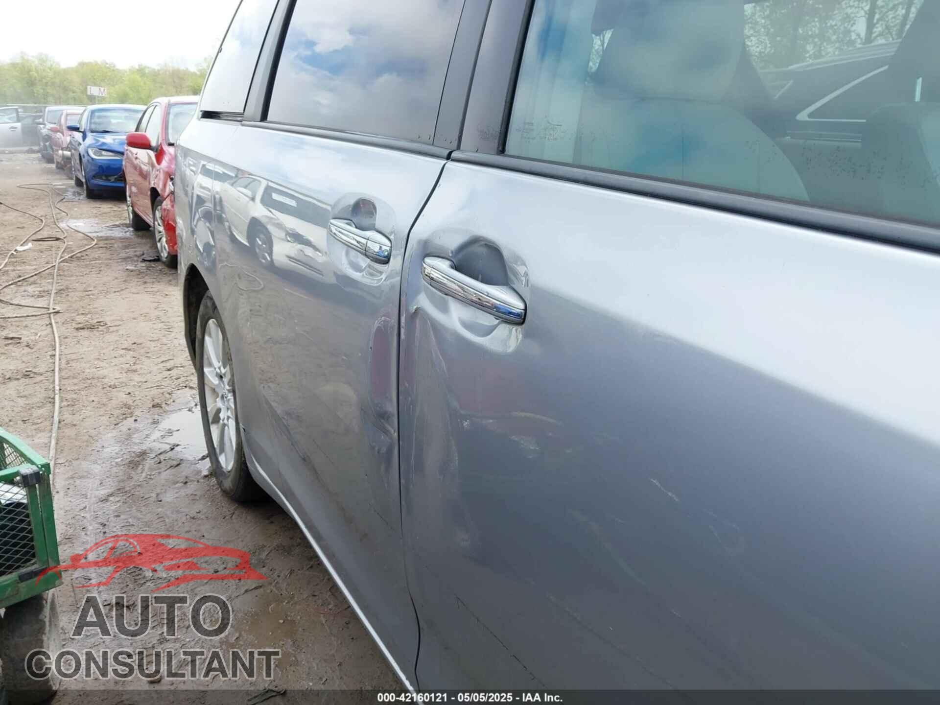 TOYOTA SIENNA 2013 - 5TDDK3DC8DS059592