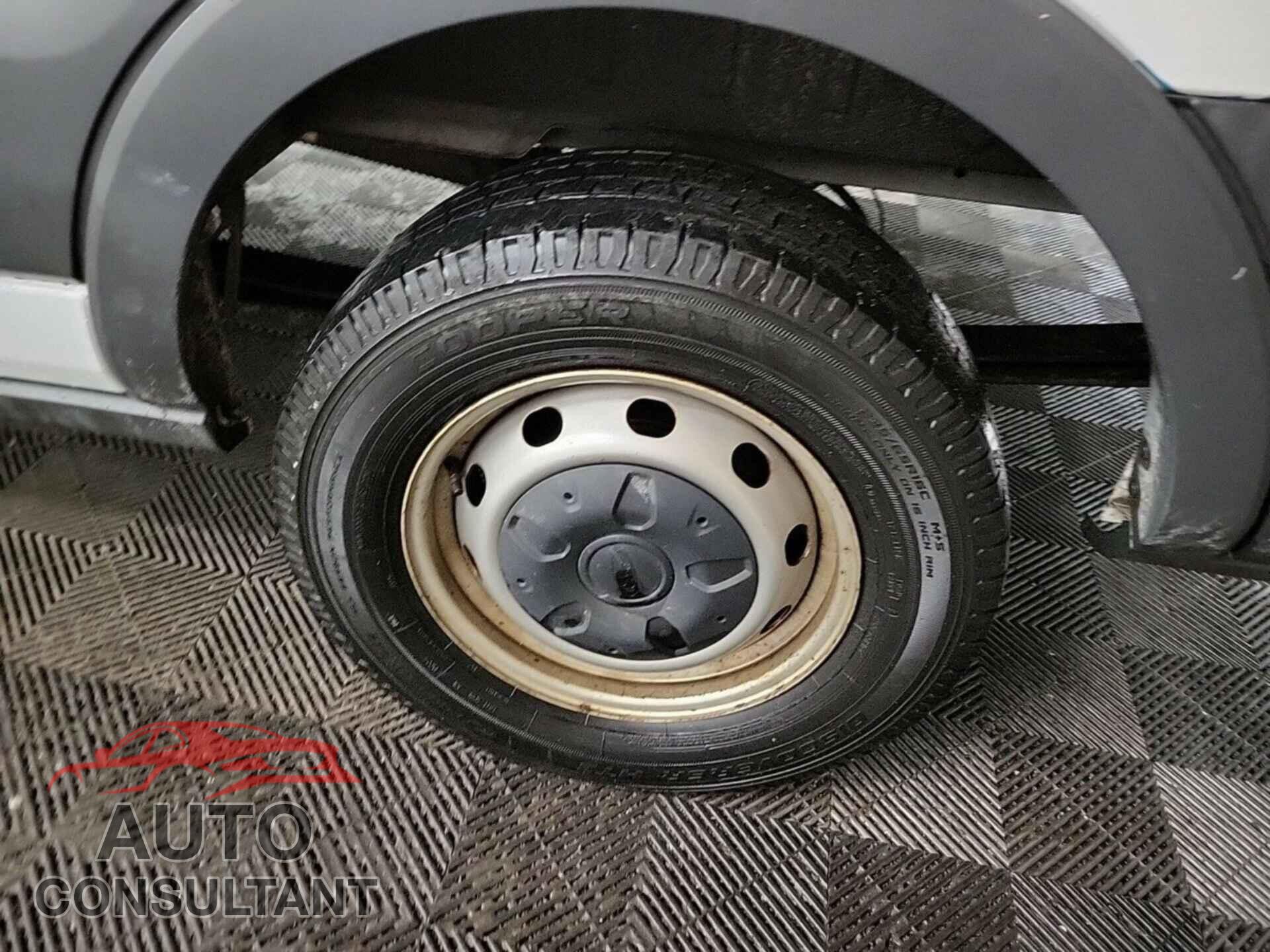 FORD TRANSIT 2018 - 1FTYR2CM7JKA93043