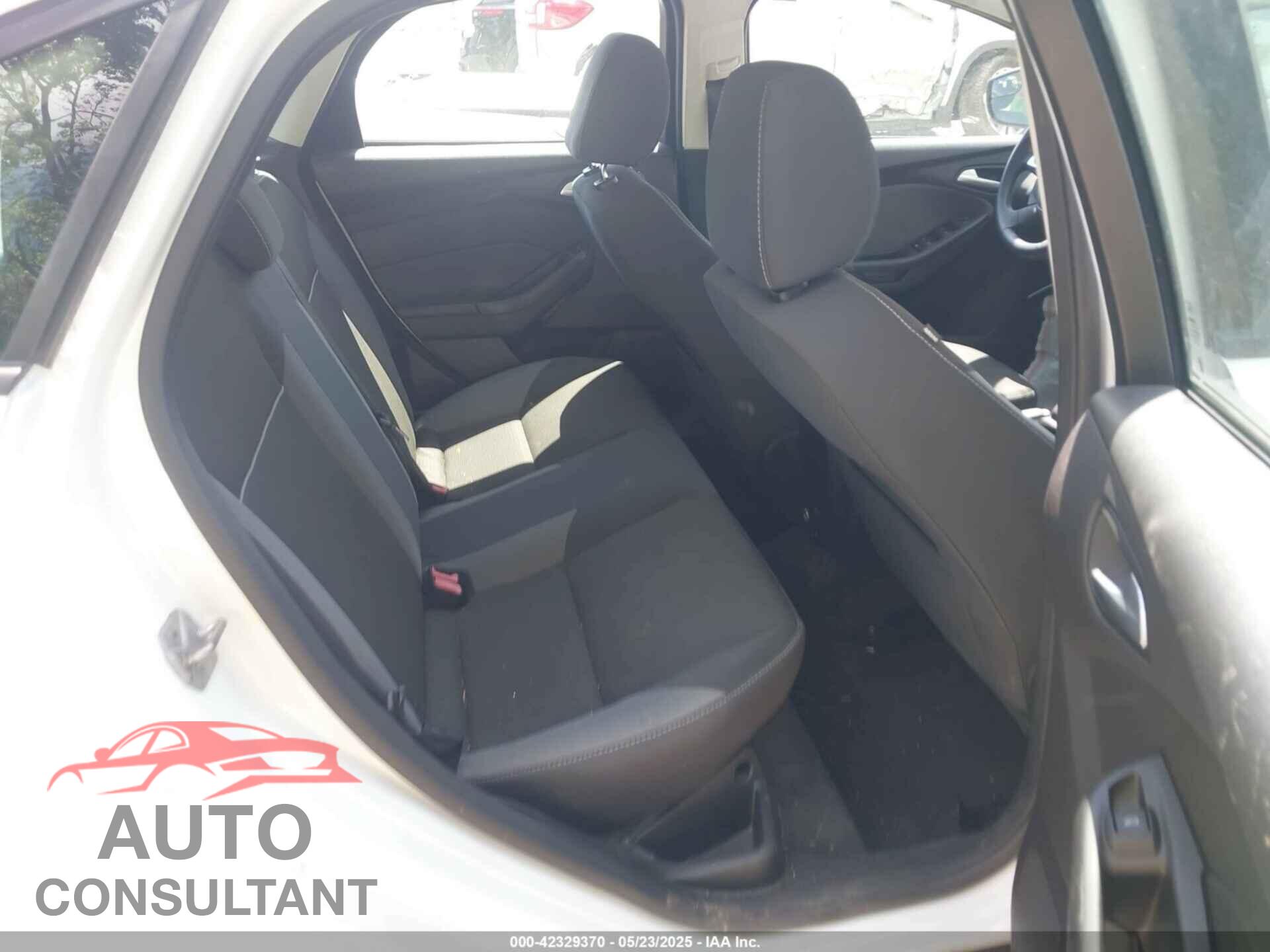FORD FOCUS 2014 - 1FADP3F27EL128559