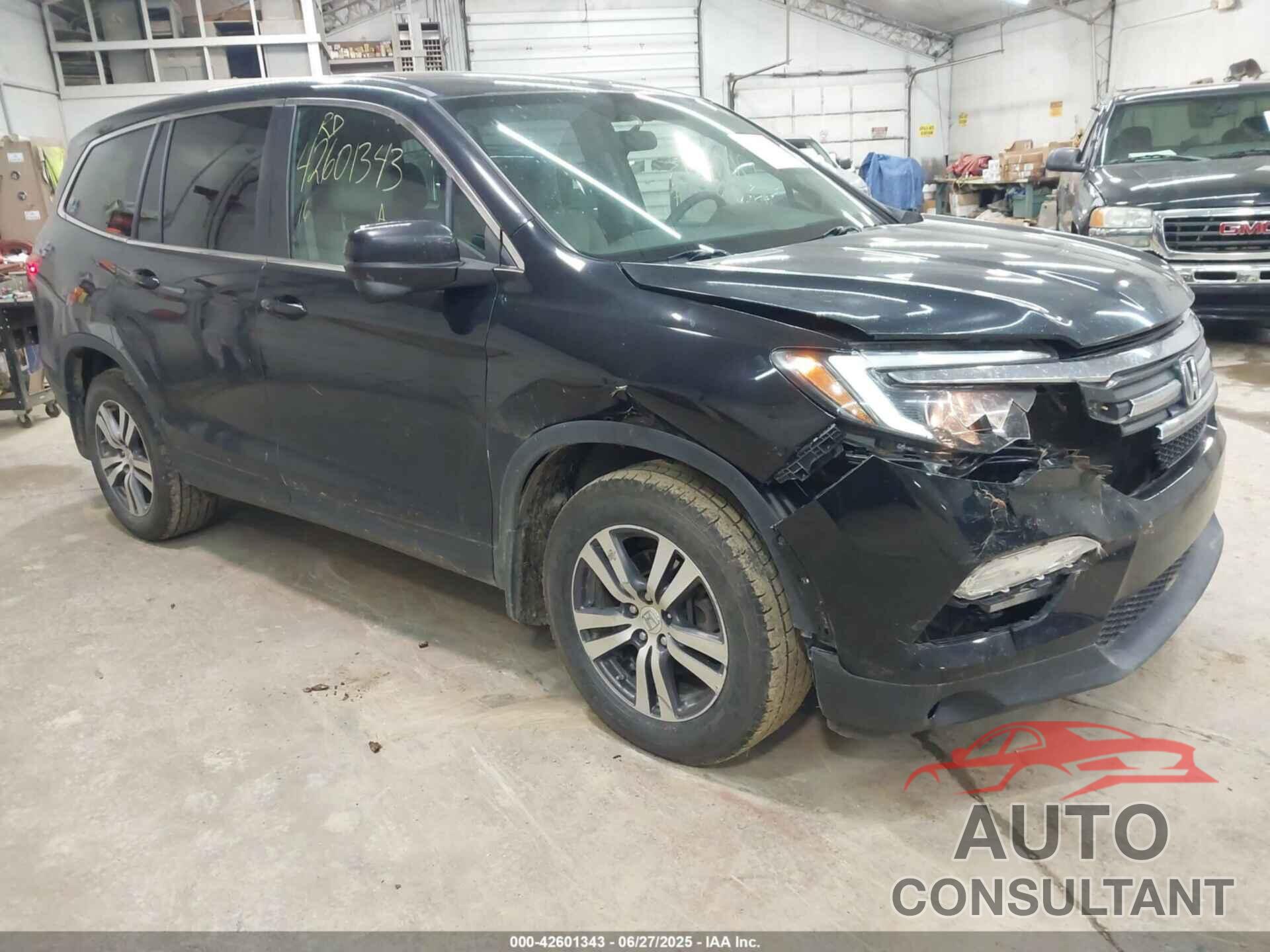 HONDA PILOT 2016 - 5FNYF6H30GB027553