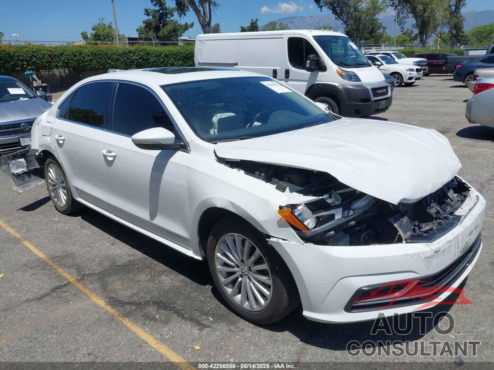 VOLKSWAGEN PASSAT 2017 - 1VWBT7A30HC000752