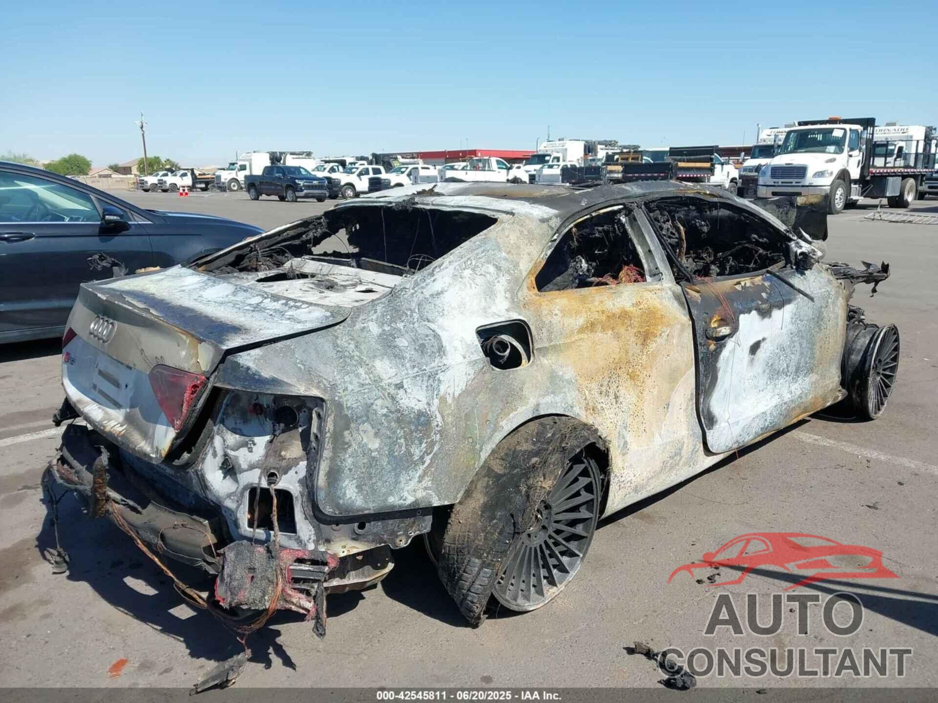 AUDI S5 2014 - WAUVGAFR8EA044372