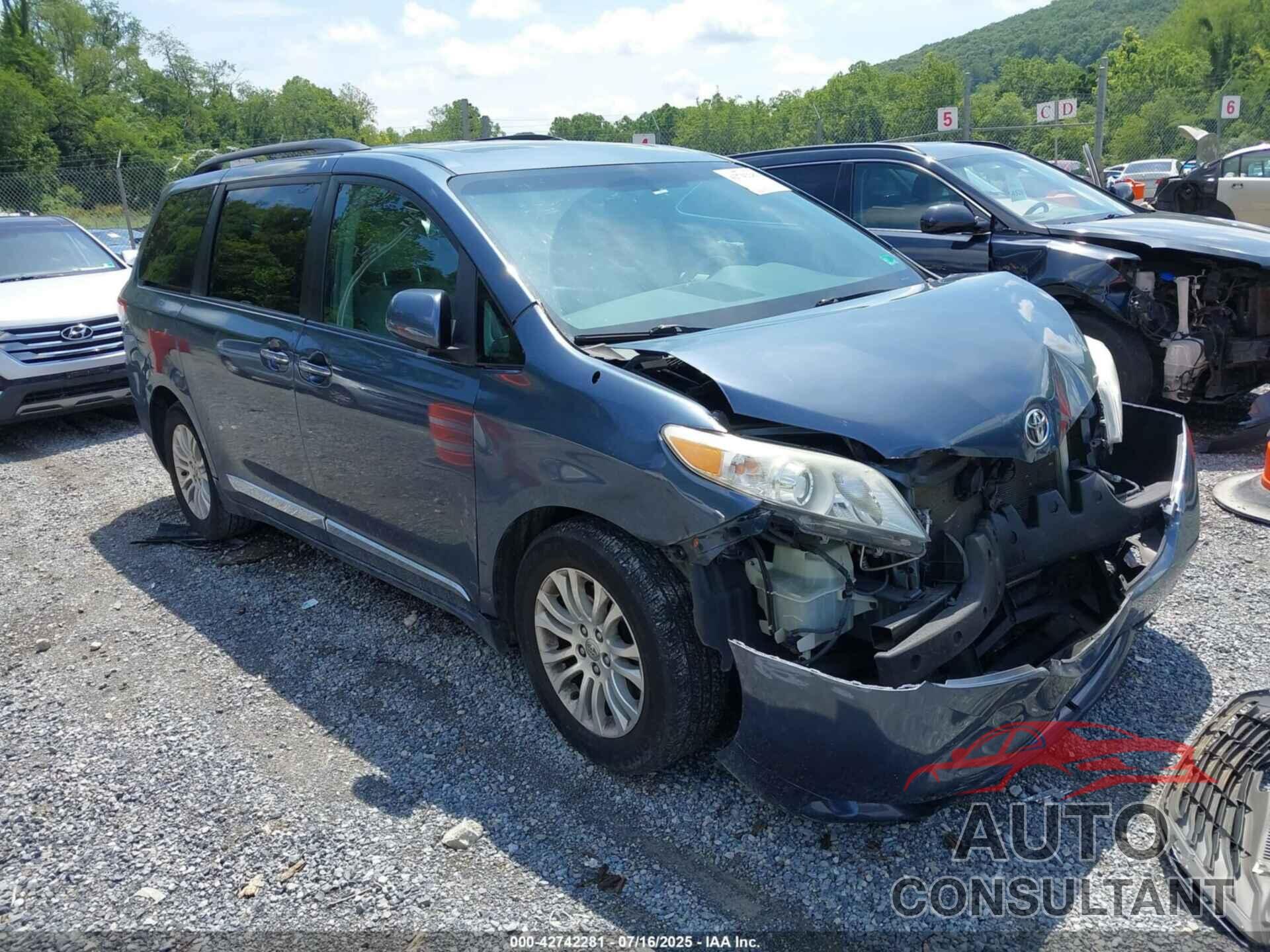 TOYOTA SIENNA 2014 - 5TDYK3DC7ES422662