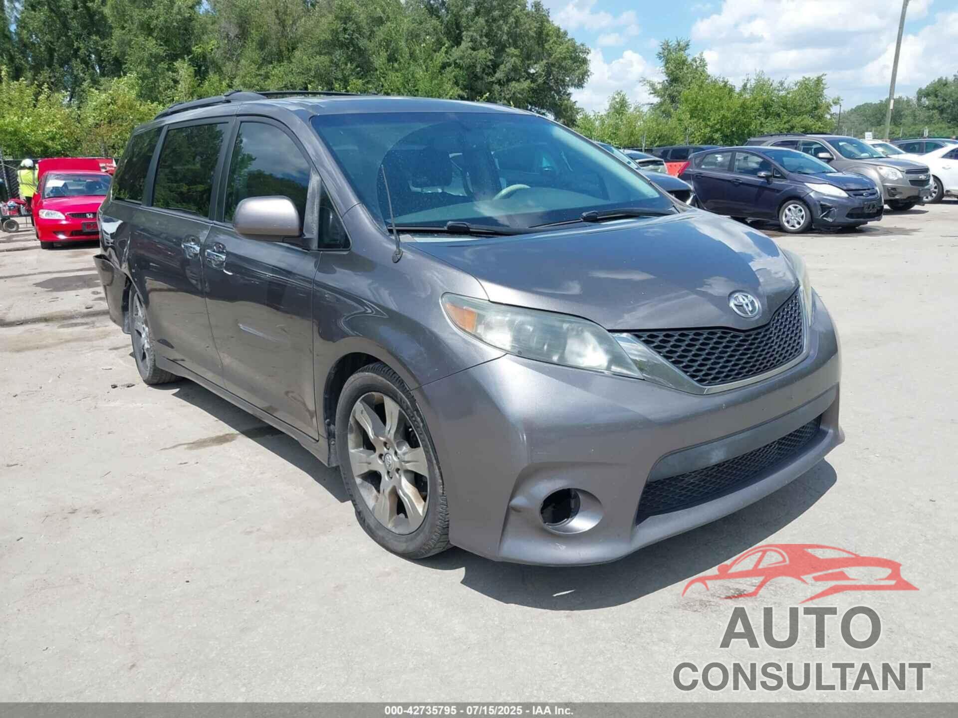 TOYOTA SIENNA 2014 - 5TDXK3DC8ES443113