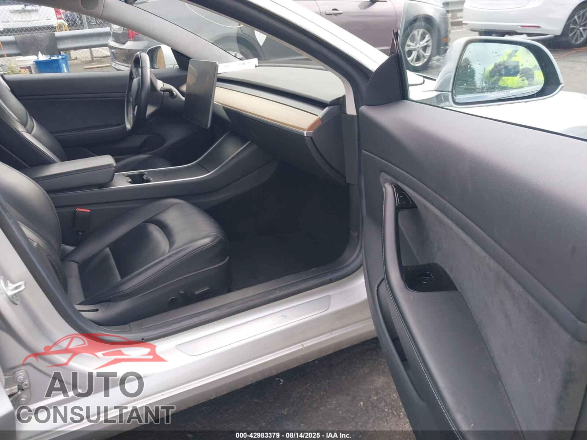 TESLA MODEL 3 2017 - 5YJ3E1EA9HF000694