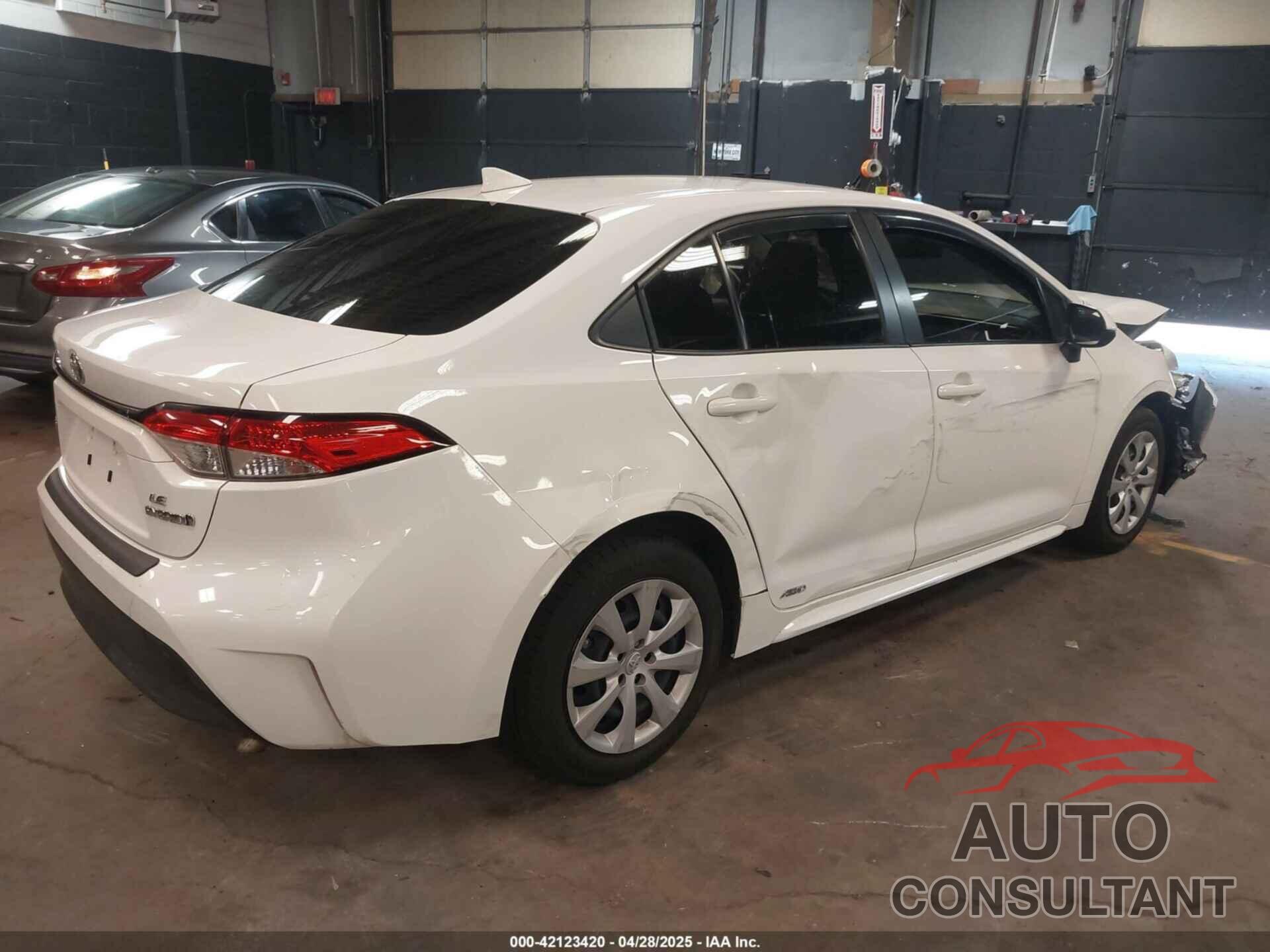 TOYOTA COROLLA 2023 - JTDBDMHE3P3003472