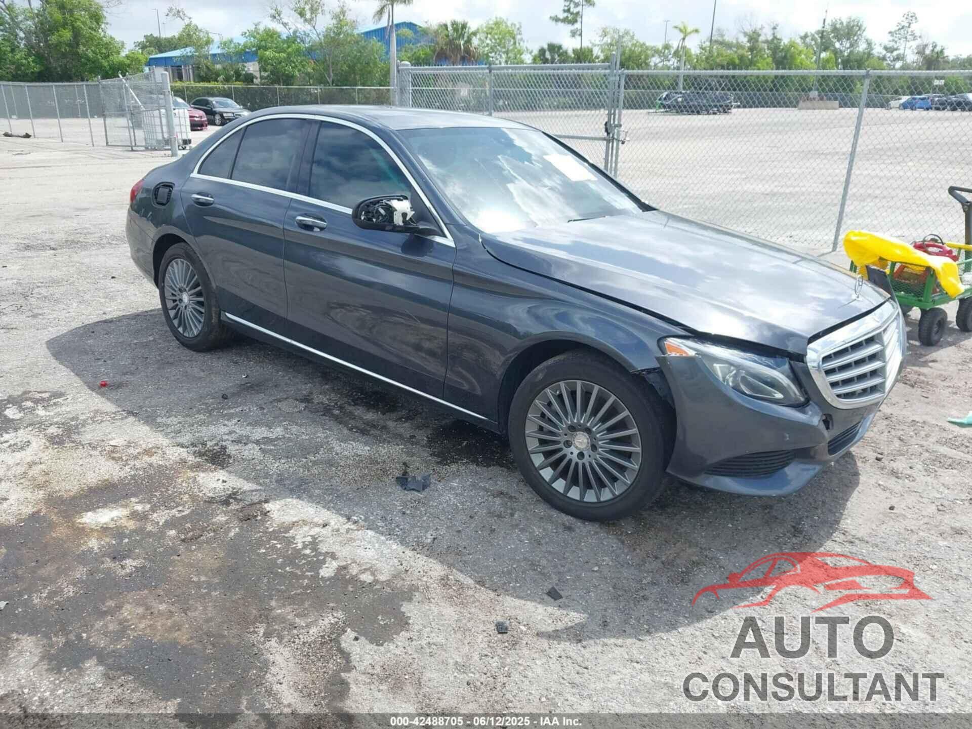 MERCEDES-BENZ C 300 2015 - 55SWF4KB0FU023429