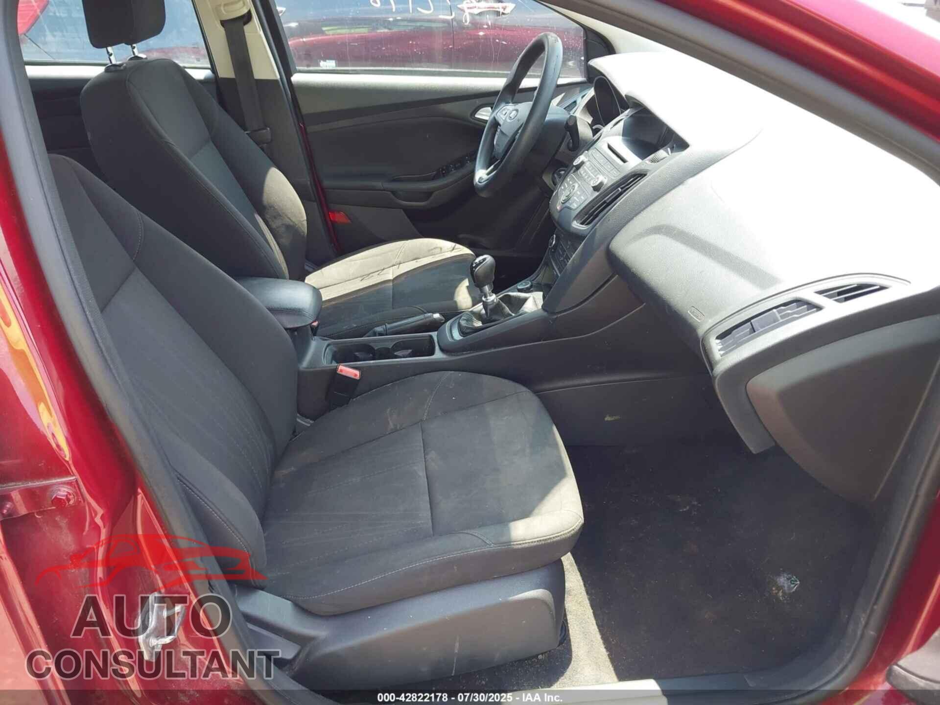 FORD FOCUS 2015 - 1FADP3FE1FL254010