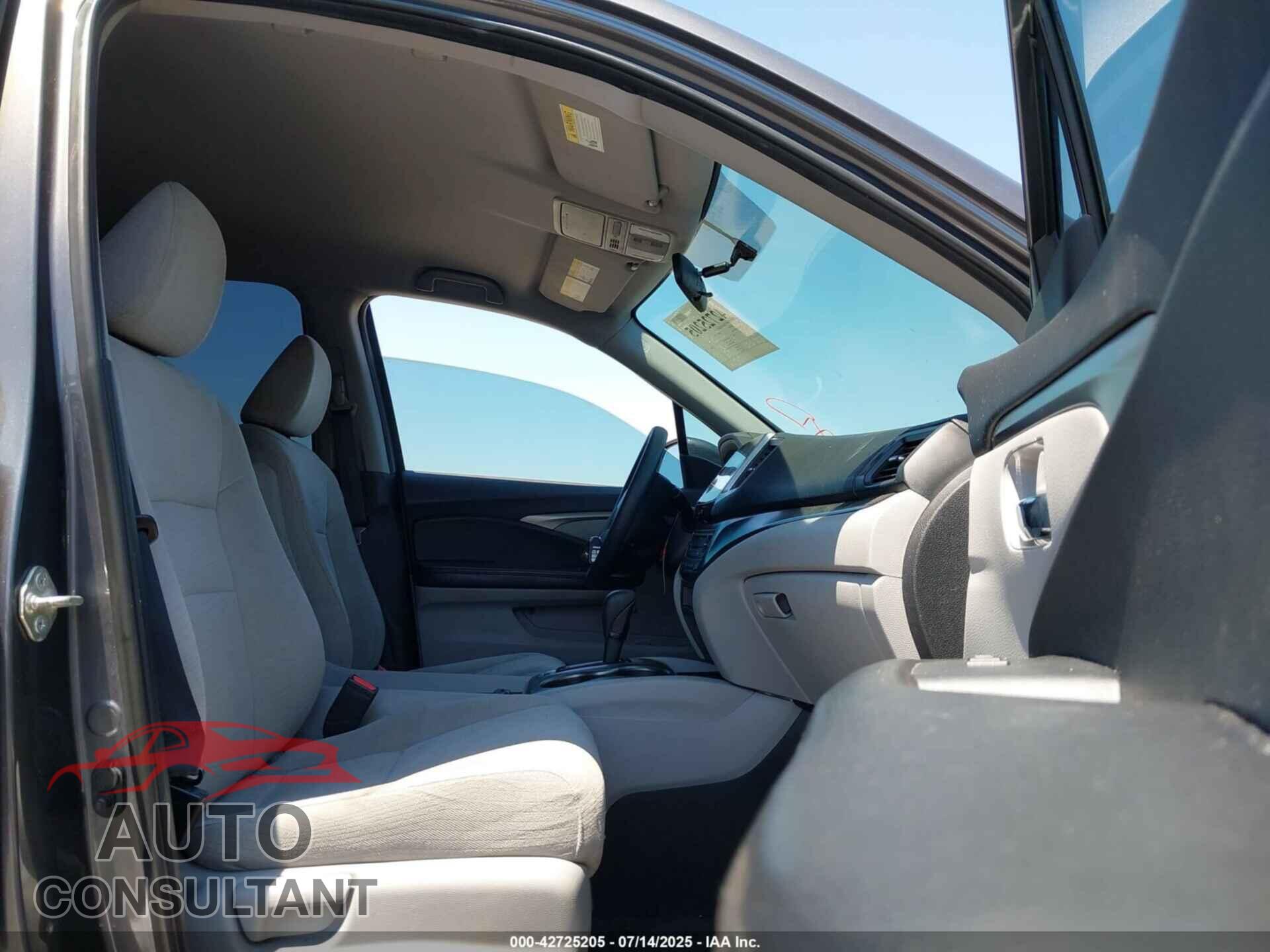 HONDA PILOT 2017 - 5FNYF5H37HB028596