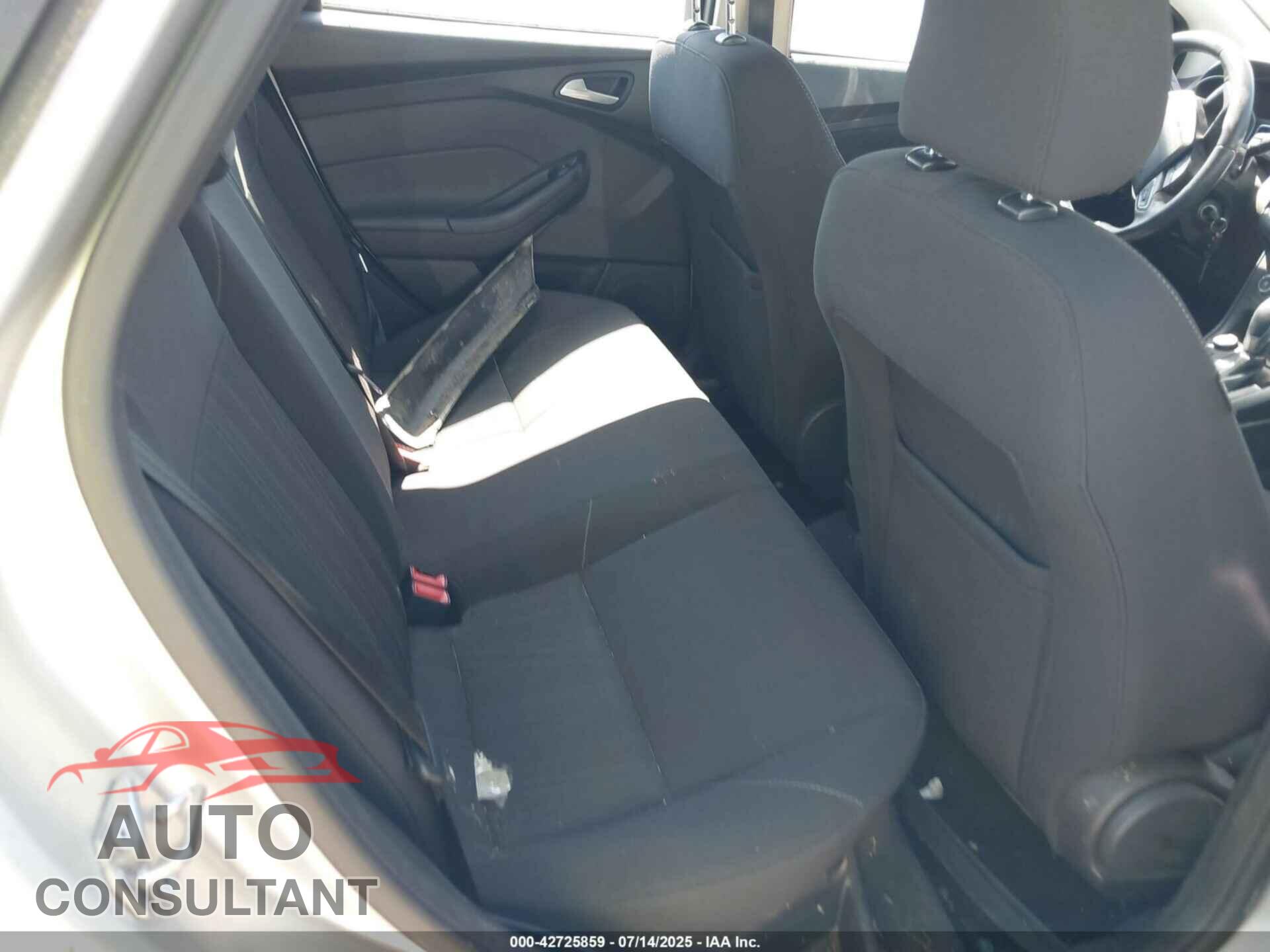 FORD FOCUS 2016 - 1FADP3F26GL296597