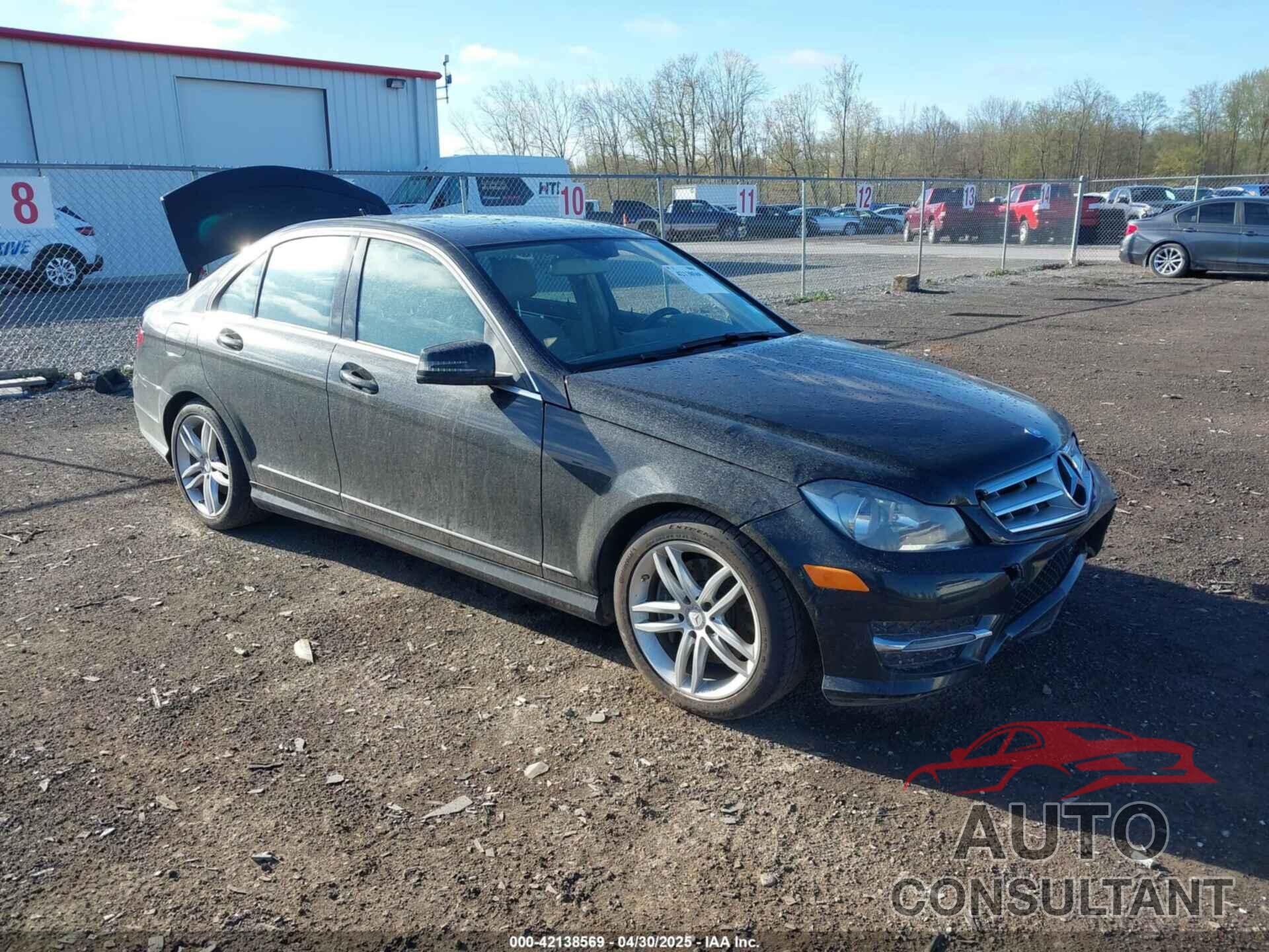 MERCEDES-BENZ C 300 2013 - WDDGF8AB7DA881054