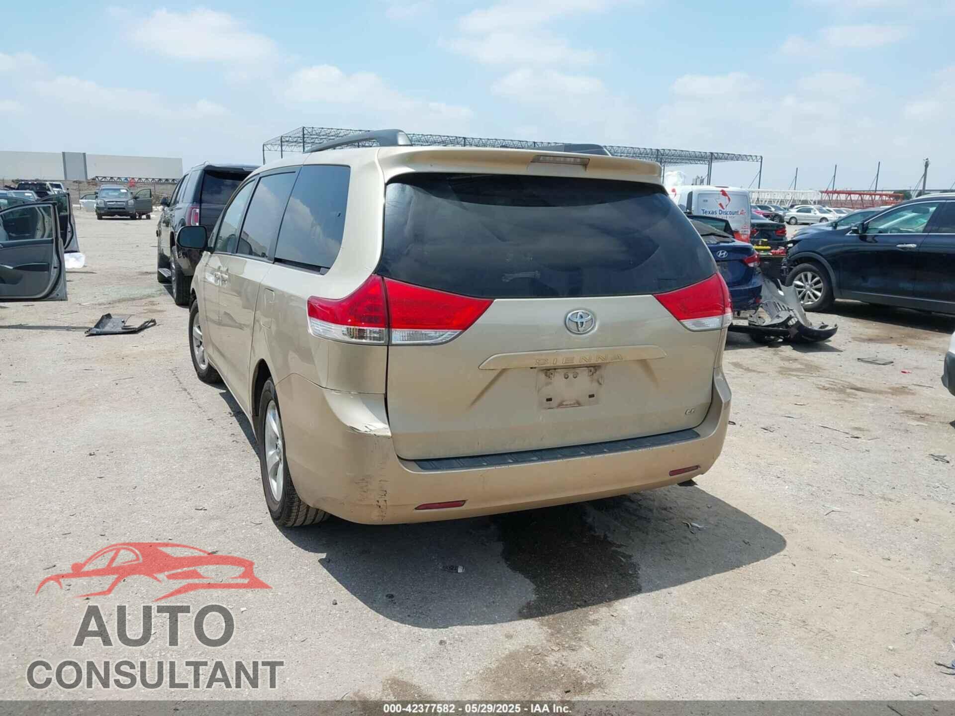 TOYOTA SIENNA 2014 - 5TDKK3DC1ES462015