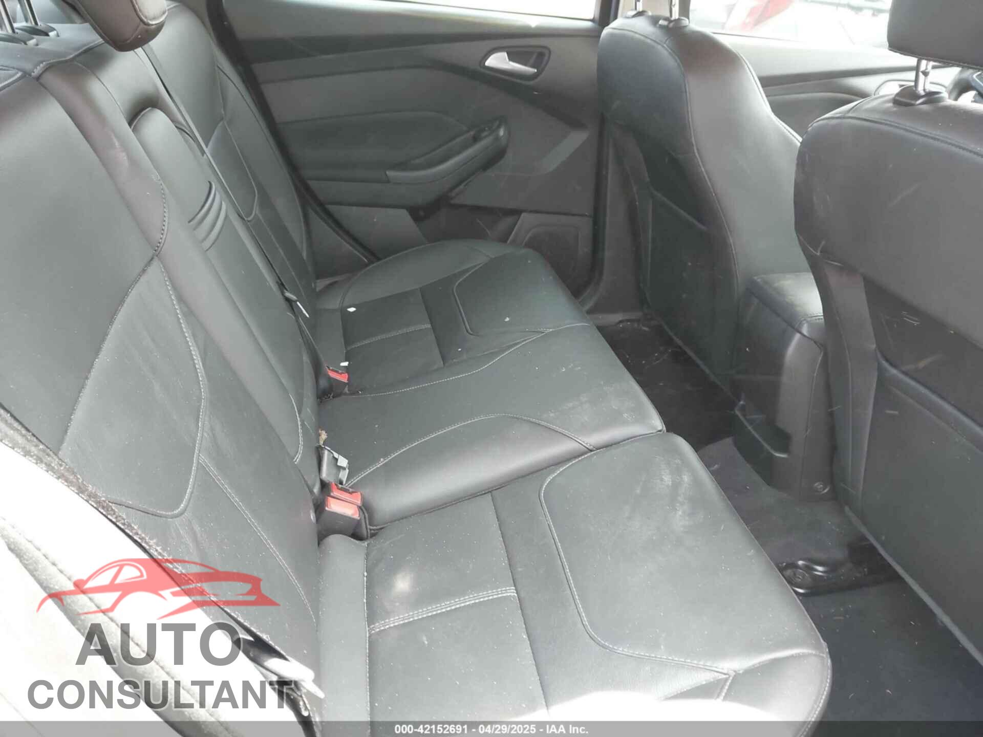 FORD FOCUS 2015 - 1FADP3F28FL338363
