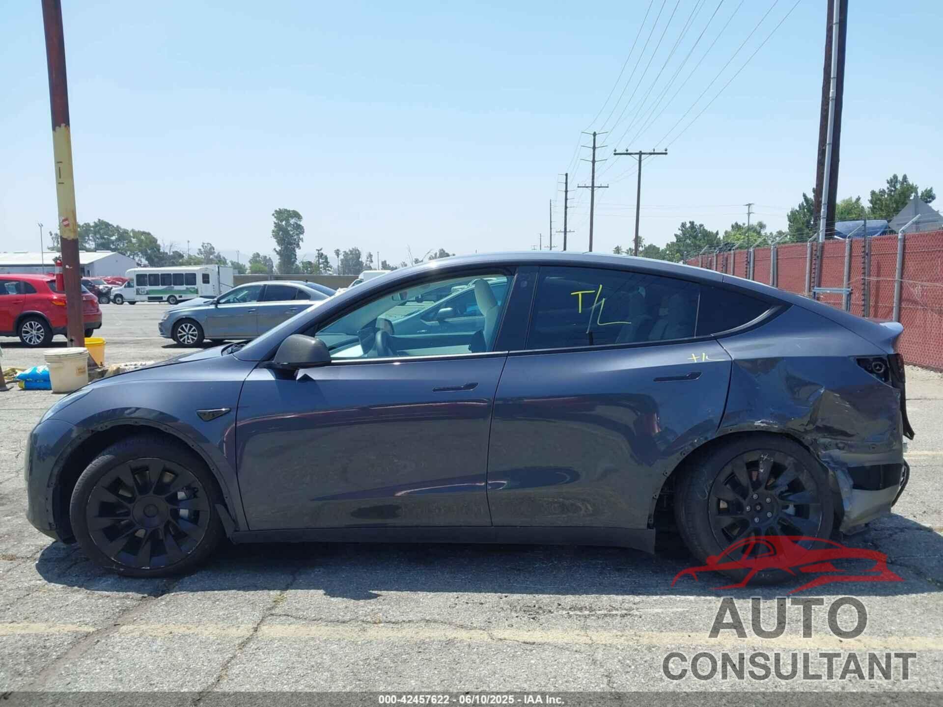 TESLA MODEL Y 2022 - 7SAYGAEE2NF358401