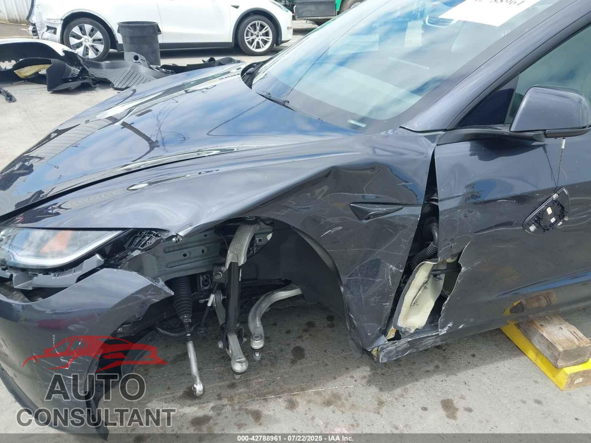 TESLA MODEL 3 2024 - 5YJ3E1EA2RF871177