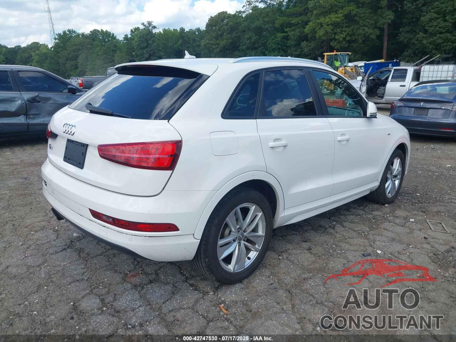 AUDI Q3 2018 - WA1BCCFS1JR012255