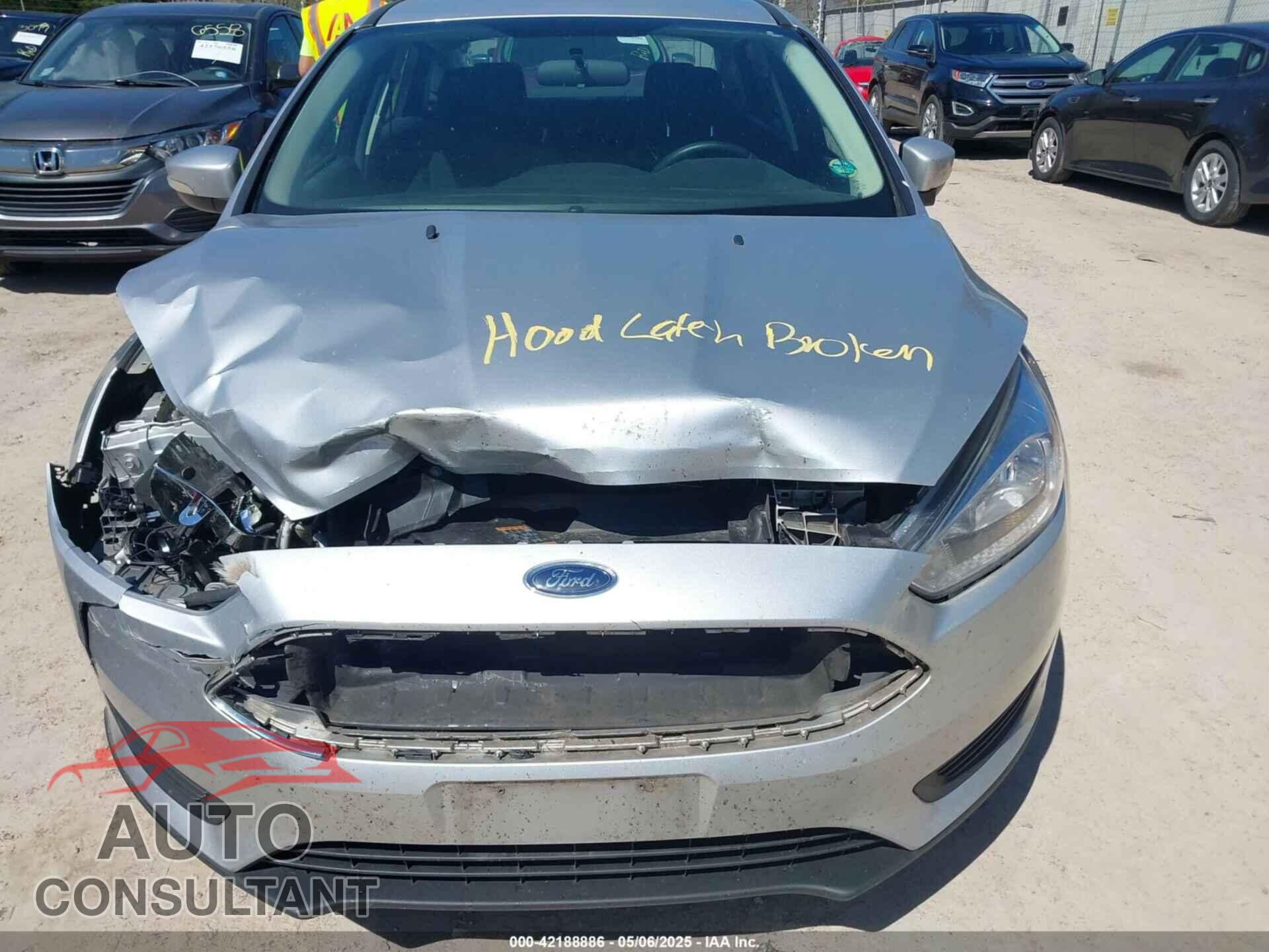 FORD FOCUS 2017 - 1FADP3F21HL237412